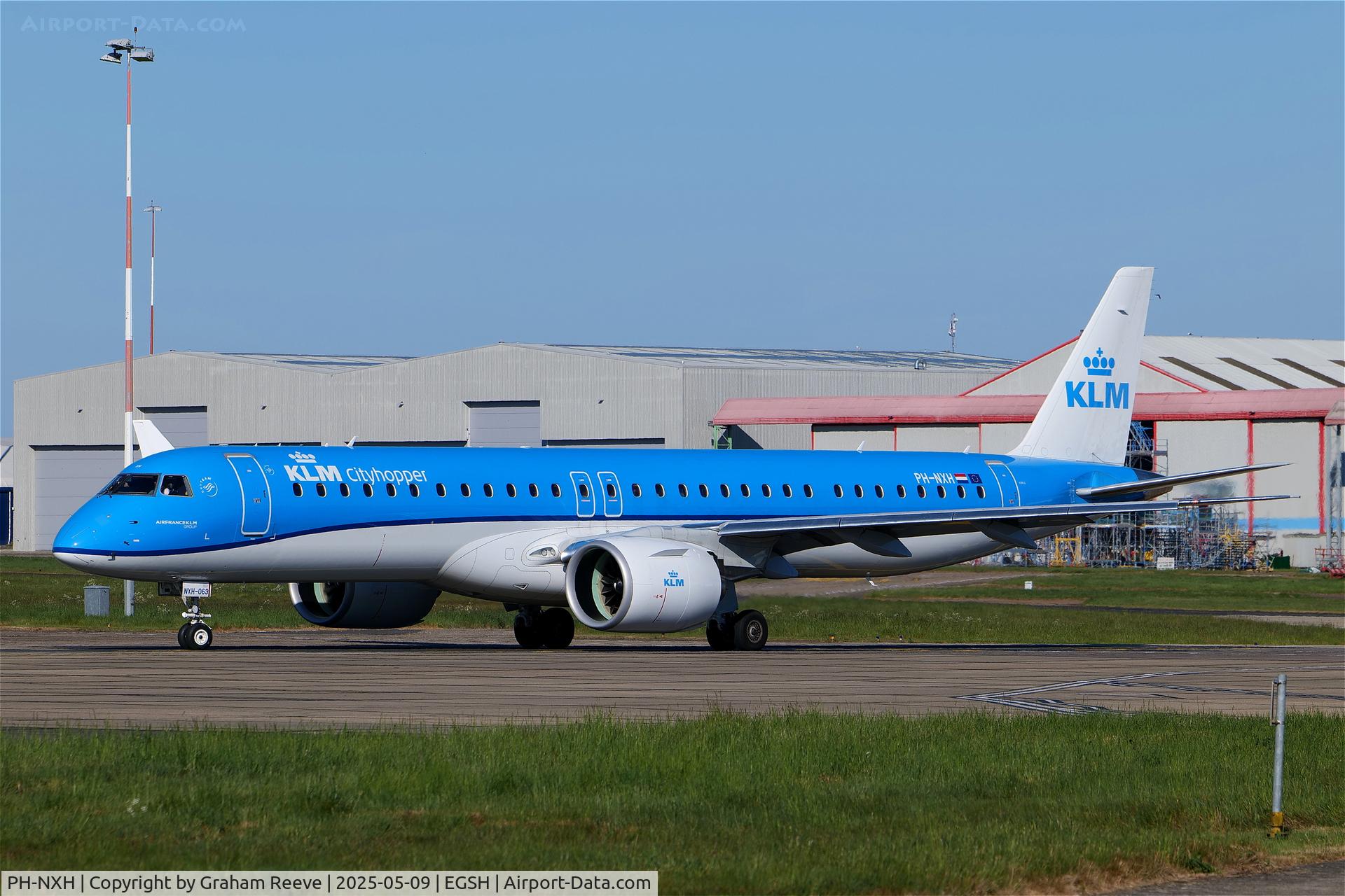 PH-NXH, 2022 Embraer E195-E2 C/N 19020063, Departing from Norwich.