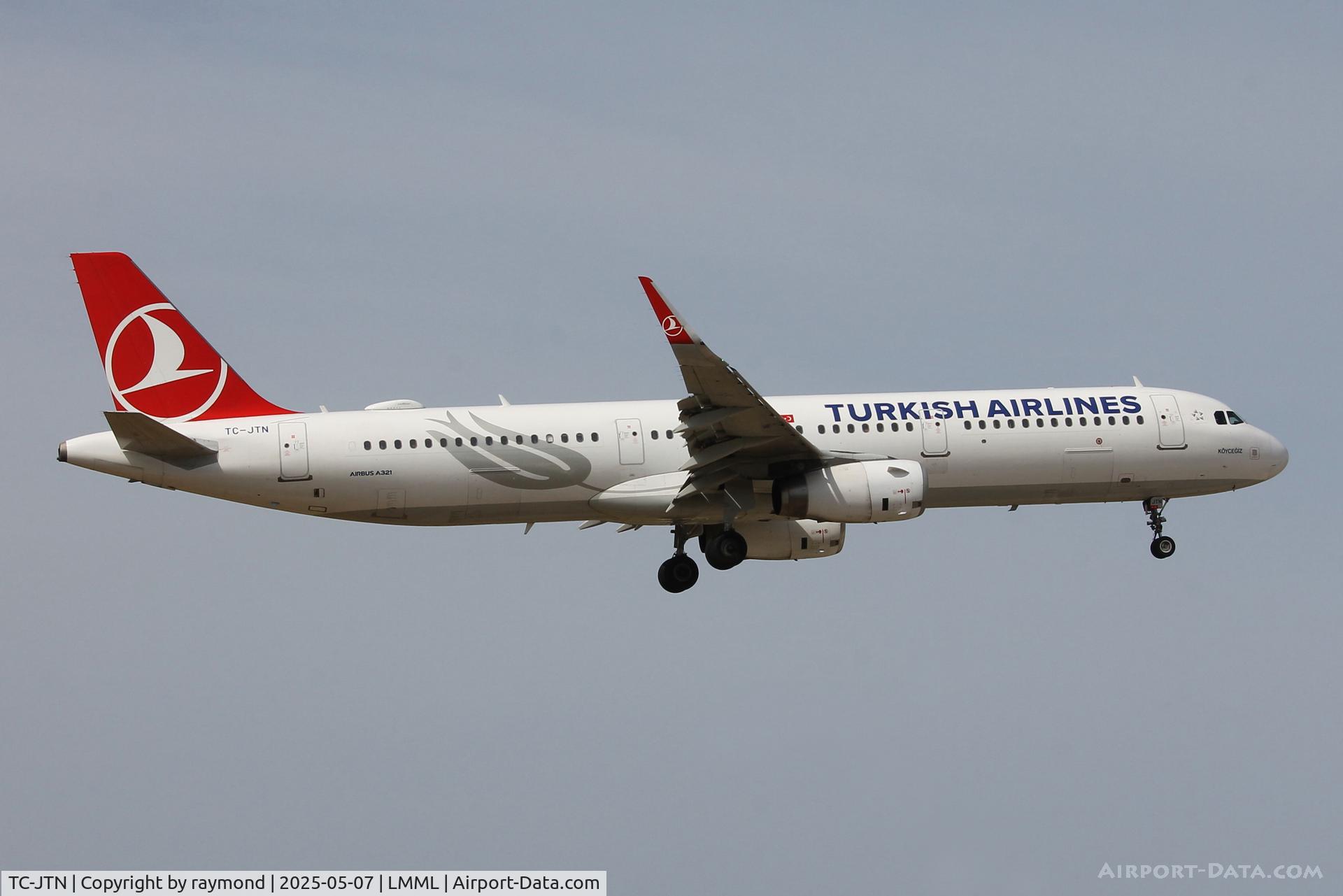 TC-JTN, 2016 Airbus A321-231 C/N 7274, Airbus A321-231 reg TC-JTN of Turkish Airlines landing in Malta.