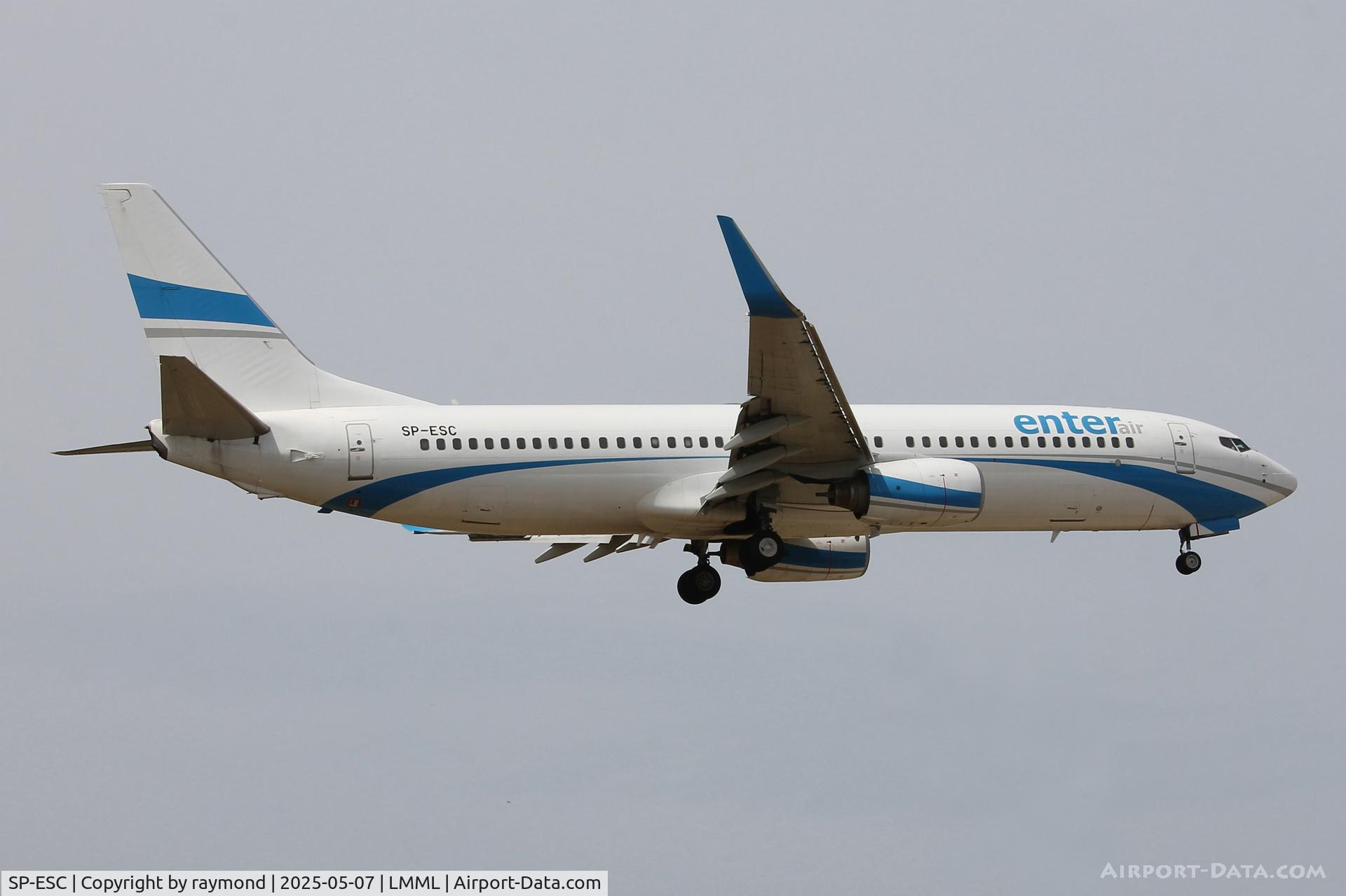 SP-ESC, 2001 Boeing 737-8AS C/N 29933, Boeing 737-800 reg SP-ESC of Enter Air landing in Malta.