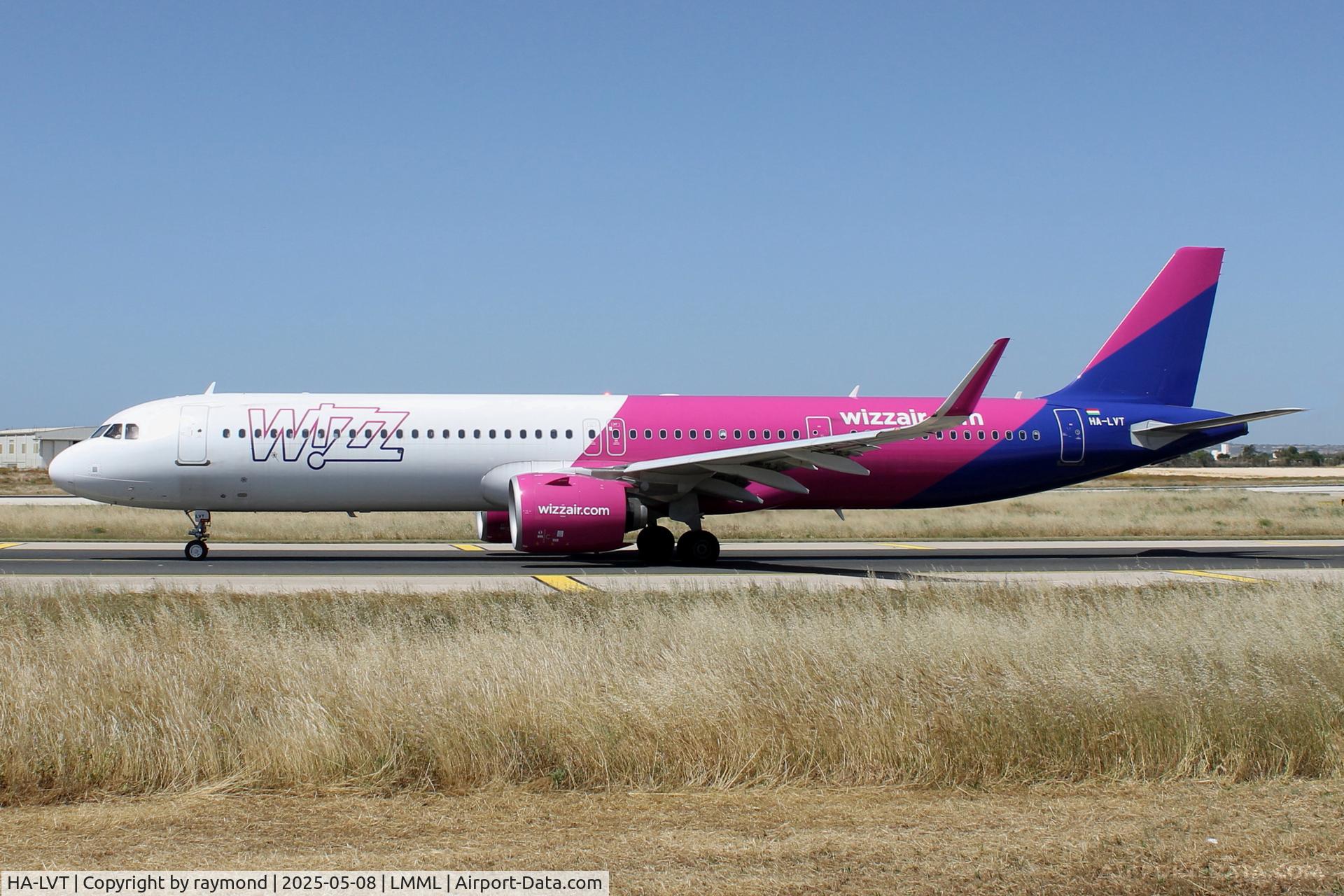 HA-LVT, 2021 Airbus A321-271NX C/N 10424, Airbus A321Neo reg HA-LVT of Wizzair taxying out for departure from Malta.