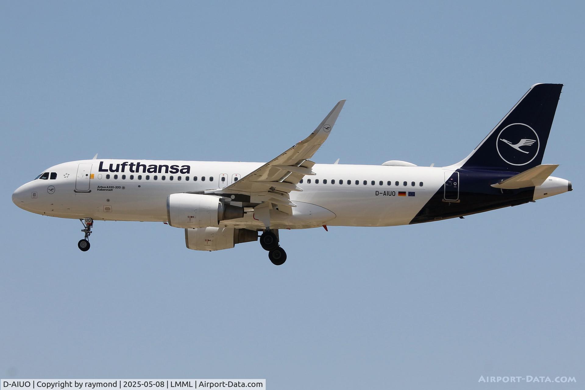 D-AIUO, 2015 Airbus A320-214 C/N 6636, Airbus A320-214 reg D-AIUO of Lufthansa on final approach to Malta RW31.