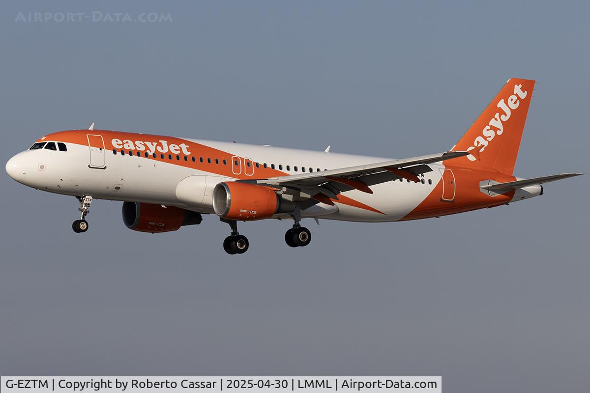 G-EZTM, 2009 Airbus A320-214 C/N 4014, Runway 31
