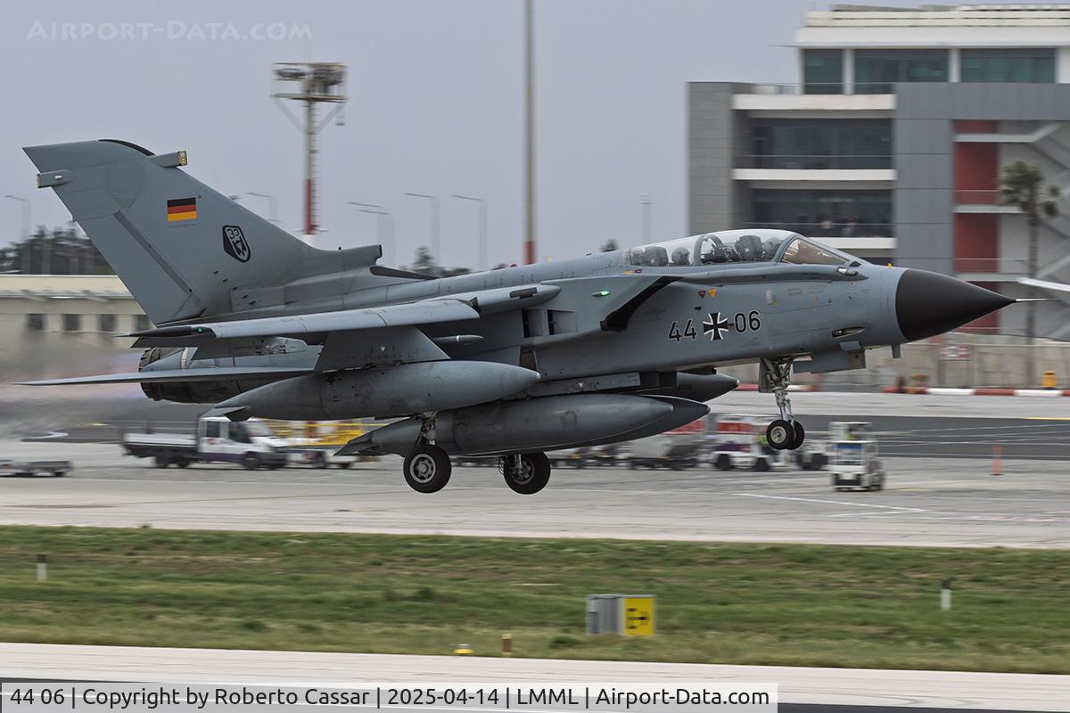 44 06, Panavia Tornado IDS C/N 272/GS071/4106, Runway 13