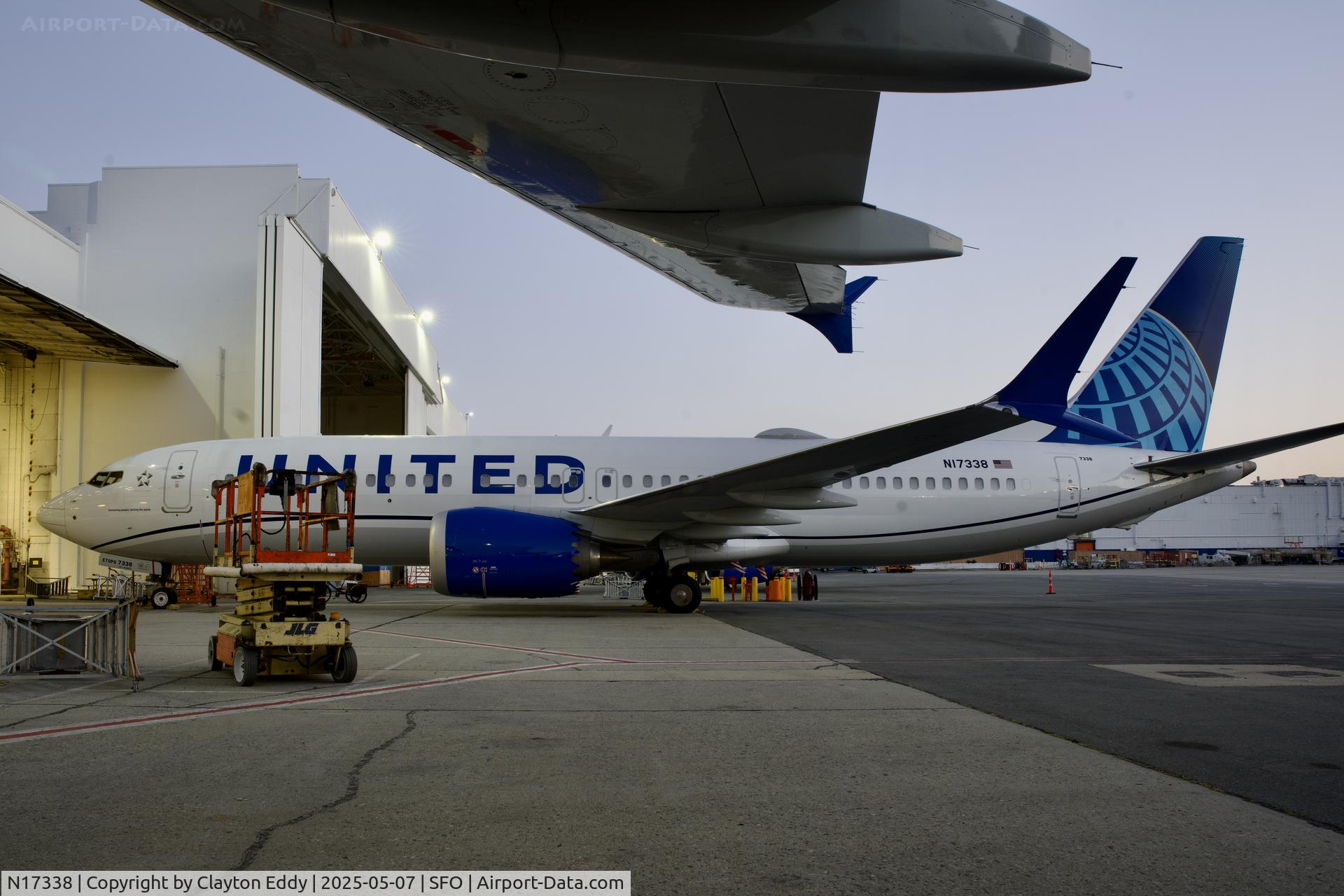 N17338, 2023 Boeing 737 MAX 8 C/N 67599, SFO 2025