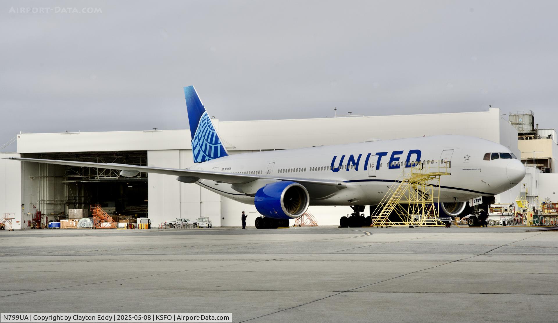 N799UA, 1998 Boeing 777-222 C/N 26926, SFO 2025