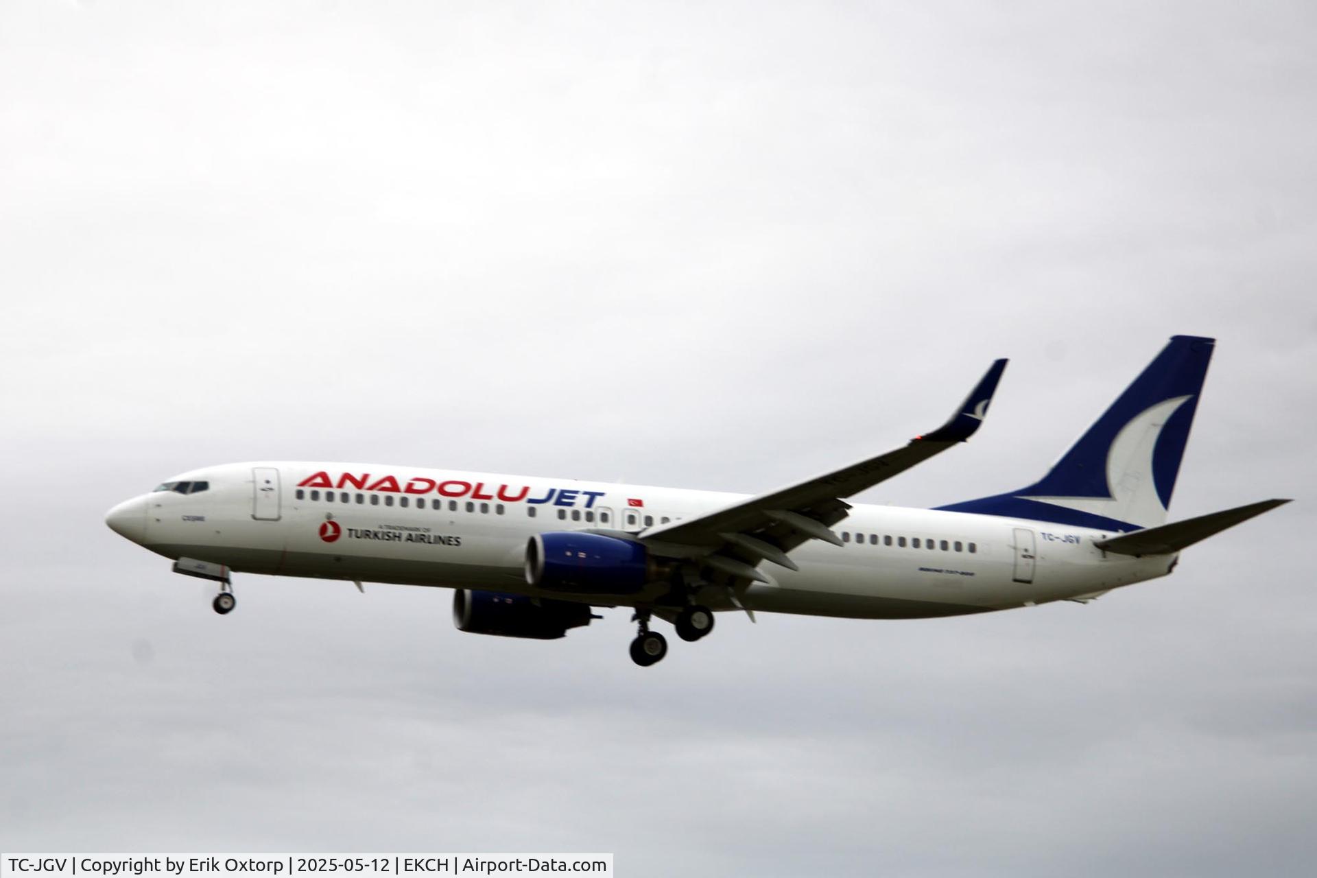 TC-JGV, 2006 Boeing 737-8F2 C/N 34419, TC-JGV landing rw 22L