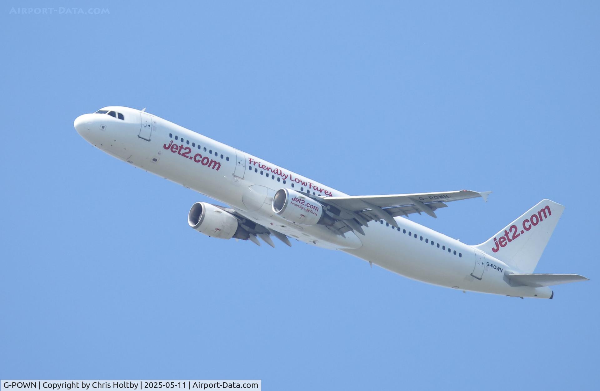 G-POWN, 2009 Airbus A321-211 C/N 3830, Over Amwell, Herts.