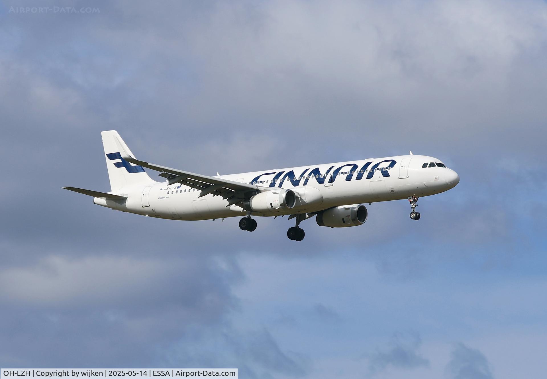 OH-LZH, 2013 Airbus A321-231 C/N 5803, Rwy 01L