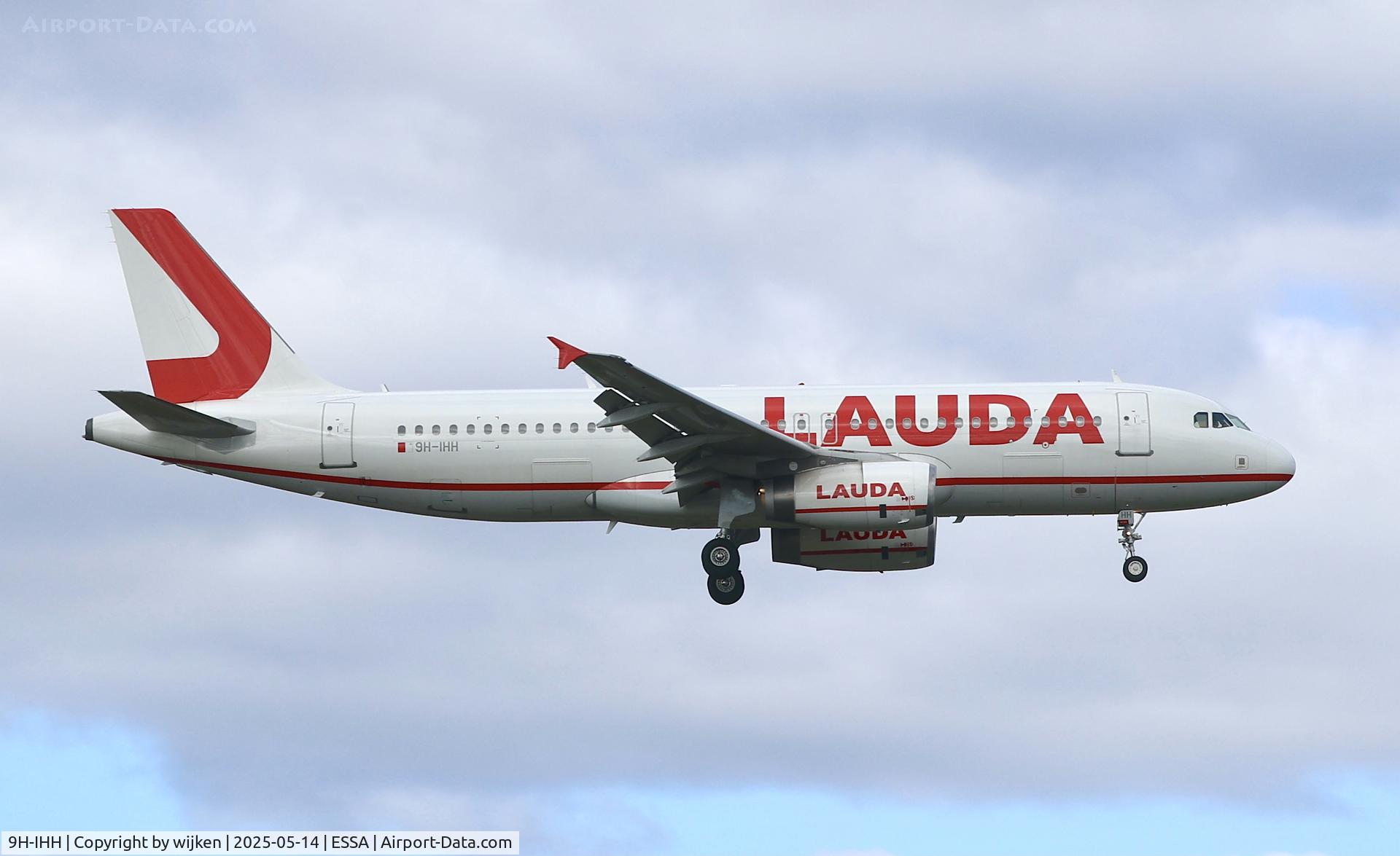 9H-IHH, 2005 Airbus A320-232 C/N 2502, Rwy 01L