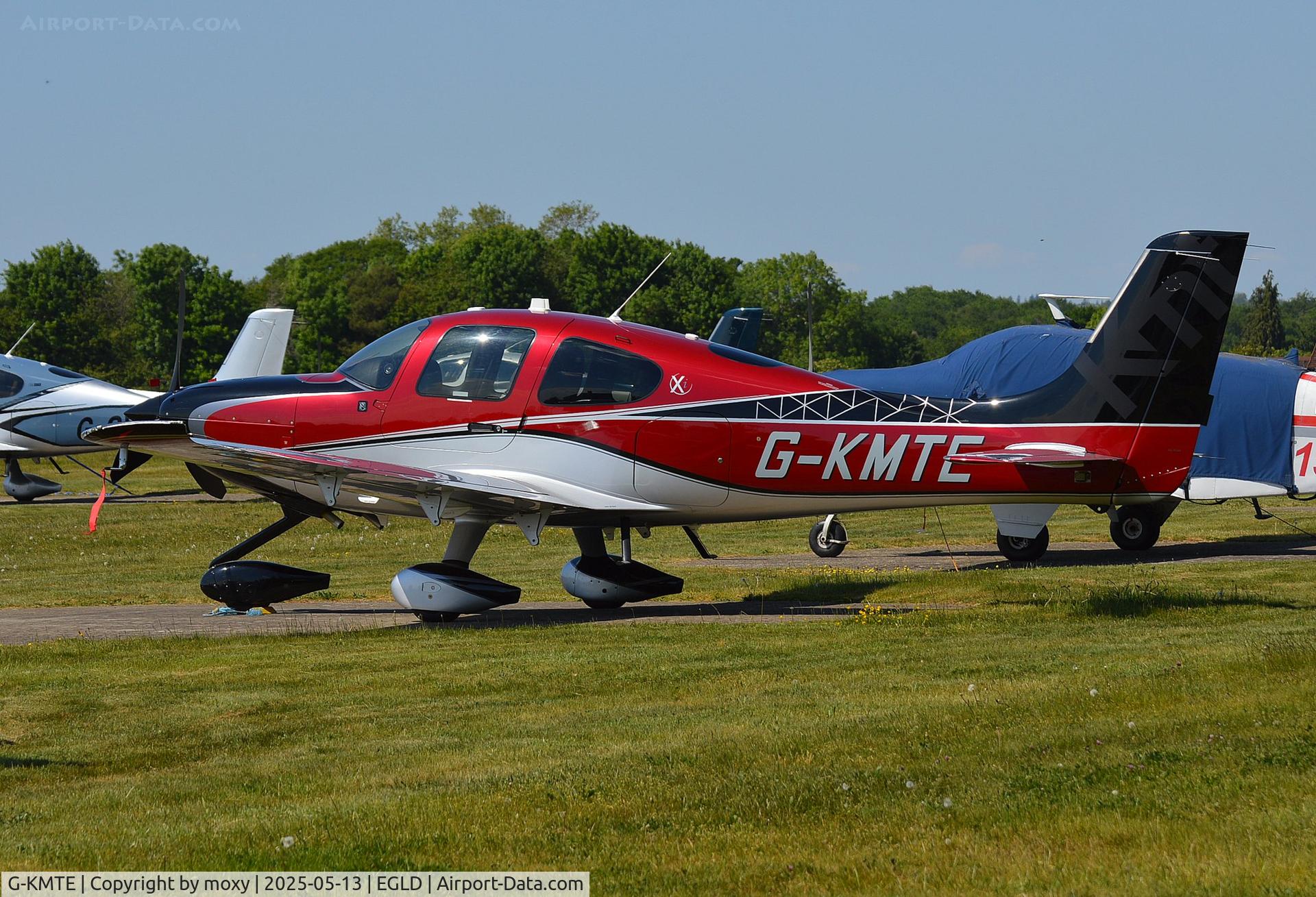 G-KMTE, 2019 Cirrus Design Corp SR22 C/N 4754, Cirrus Design Corp SR22 at Denham. Ex N78MC