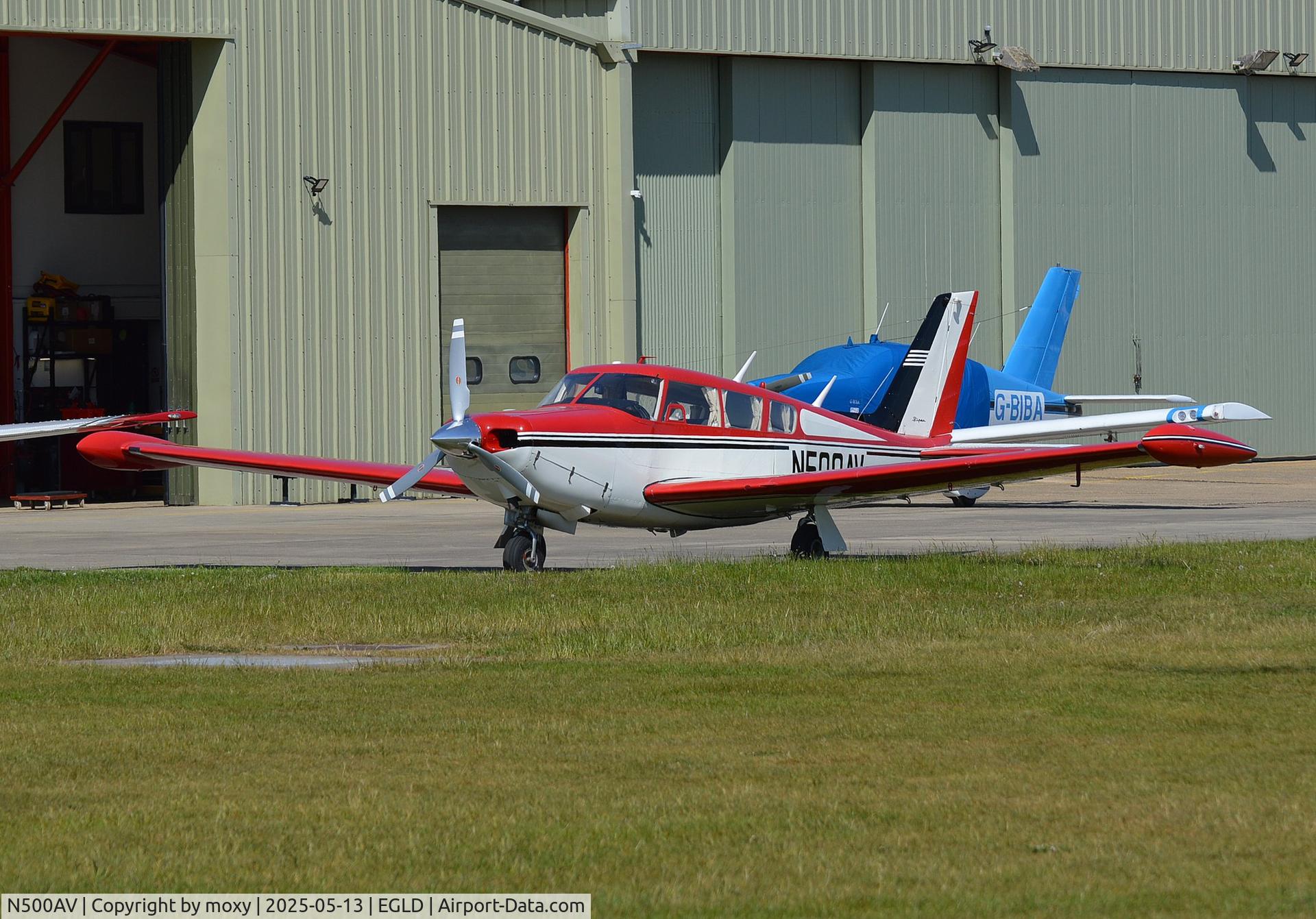 N500AV, 1969 Piper PA-24-260 Comanche C/N 24-4805, Piper PA-24-260 Comanche at Denham.