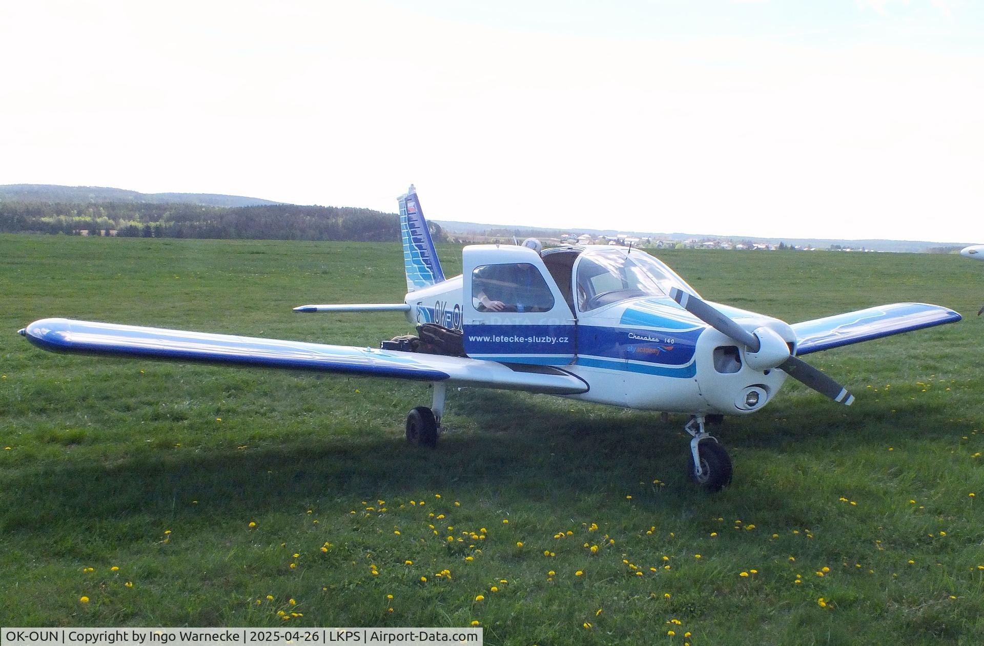OK-OUN, 1964 Piper PA-28-140 Cherokee C/N 28-20495, Piper PA-28-140 Cherokee at the 2025 Plasy Den ve vzduchu airshow