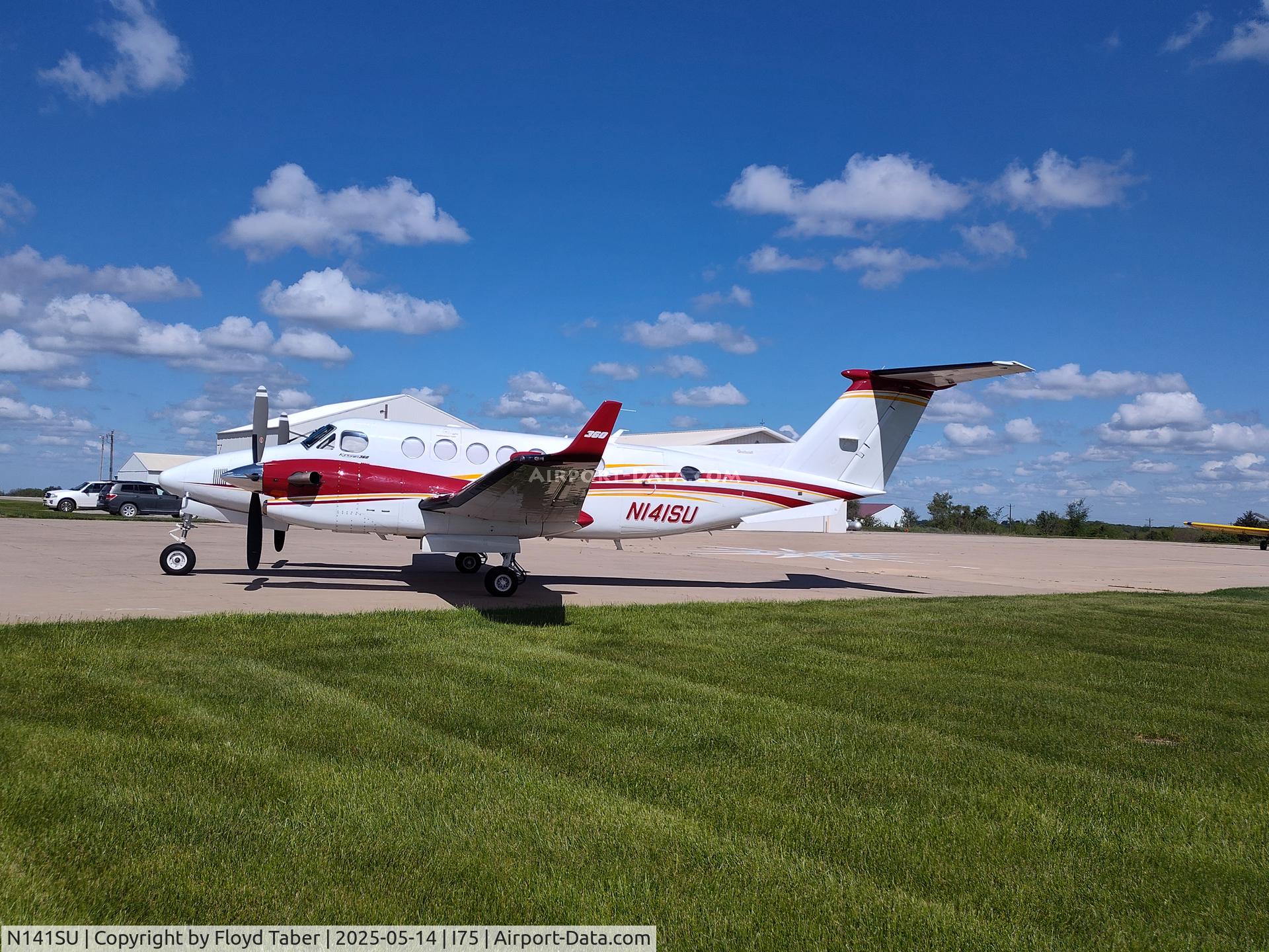 N141SU, 2022 TEXTRON AVIATION INC B300 C/N FL-1308, Flying for family business in Osceola