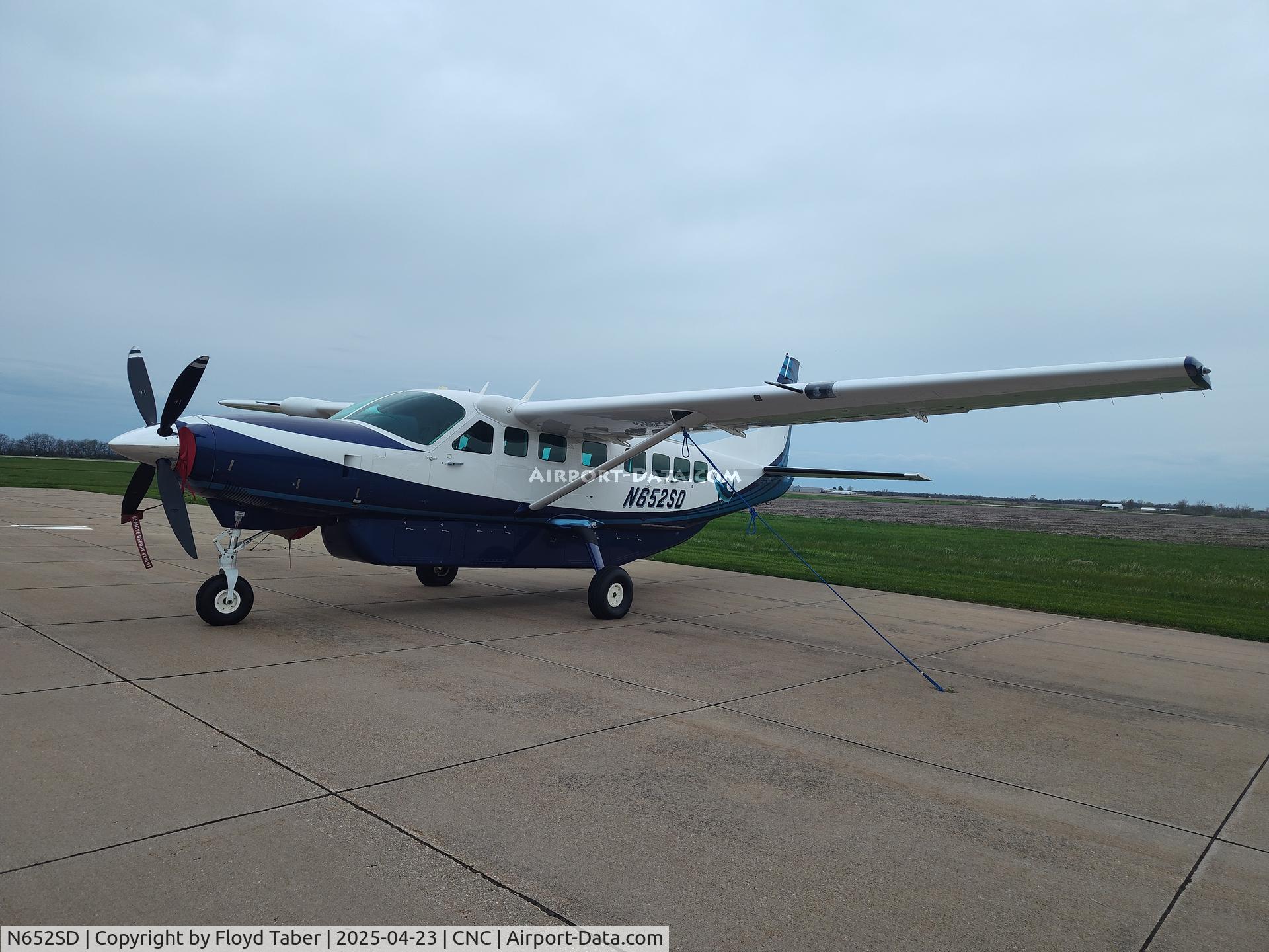 N652SD, 2021 TEXTRON AVIATION INC 208B C/N 208B5642, On the ramp at Chariton Iowa