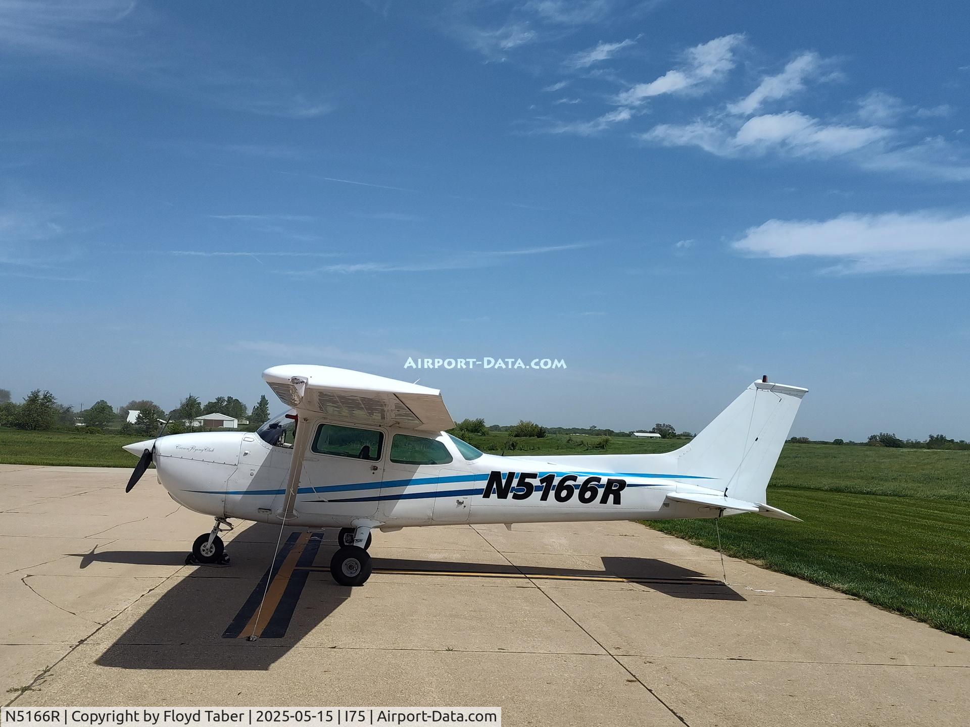 N5166R, 1974 Cessna 172M C/N 17263383, Landed on a very windy day in Iowa