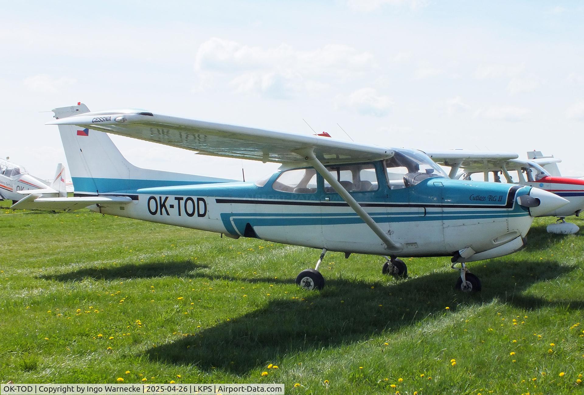 OK-TOD, Cessna 172RG Cutlass RG C/N 172RG-0831, Cessna 172RG Cutlass RG at the 2025 Plasy Den ve vzduchu airshow