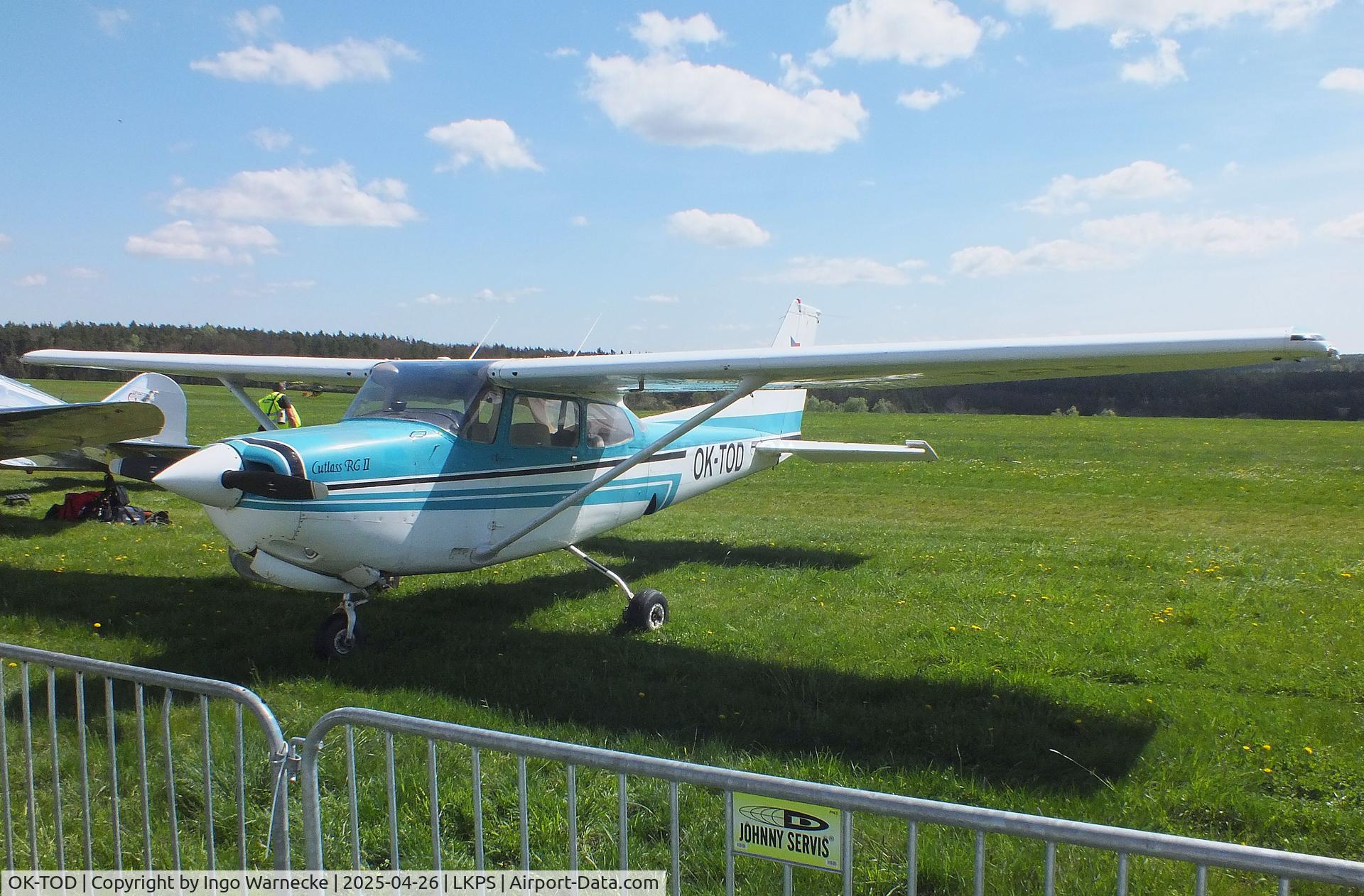 OK-TOD, Cessna 172RG Cutlass RG C/N 172RG-0831, Cessna 172RG Cutlass RG at the 2025 Plasy Den ve vzduchu airshow