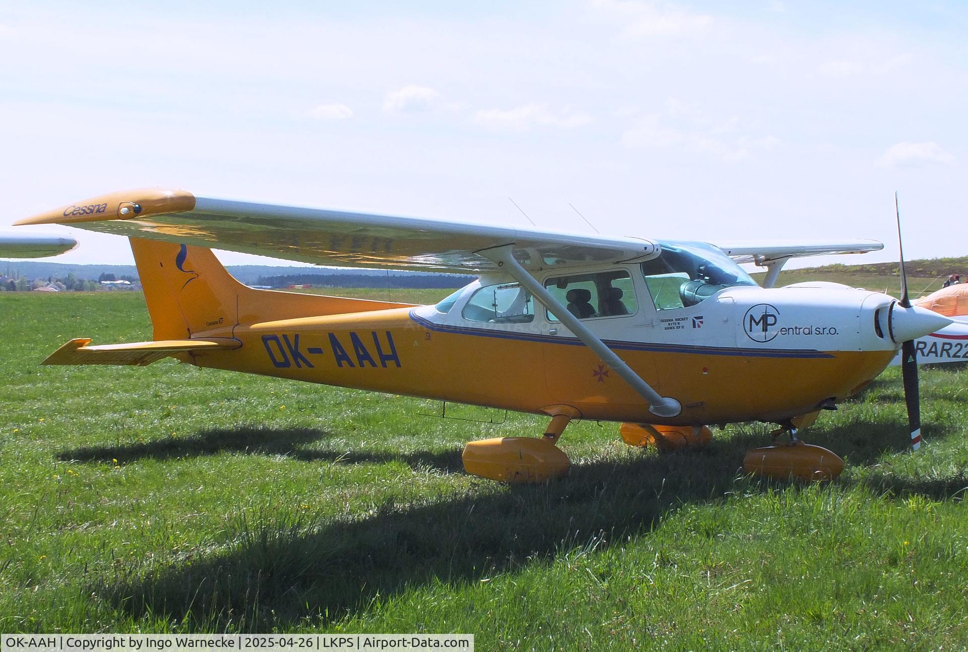 OK-AAH, Cessna R172K Hawk XP C/N R1722868, Cessna R172K Hawk XP Ii at the 2025 Plasy Den ve vzduchu airshow