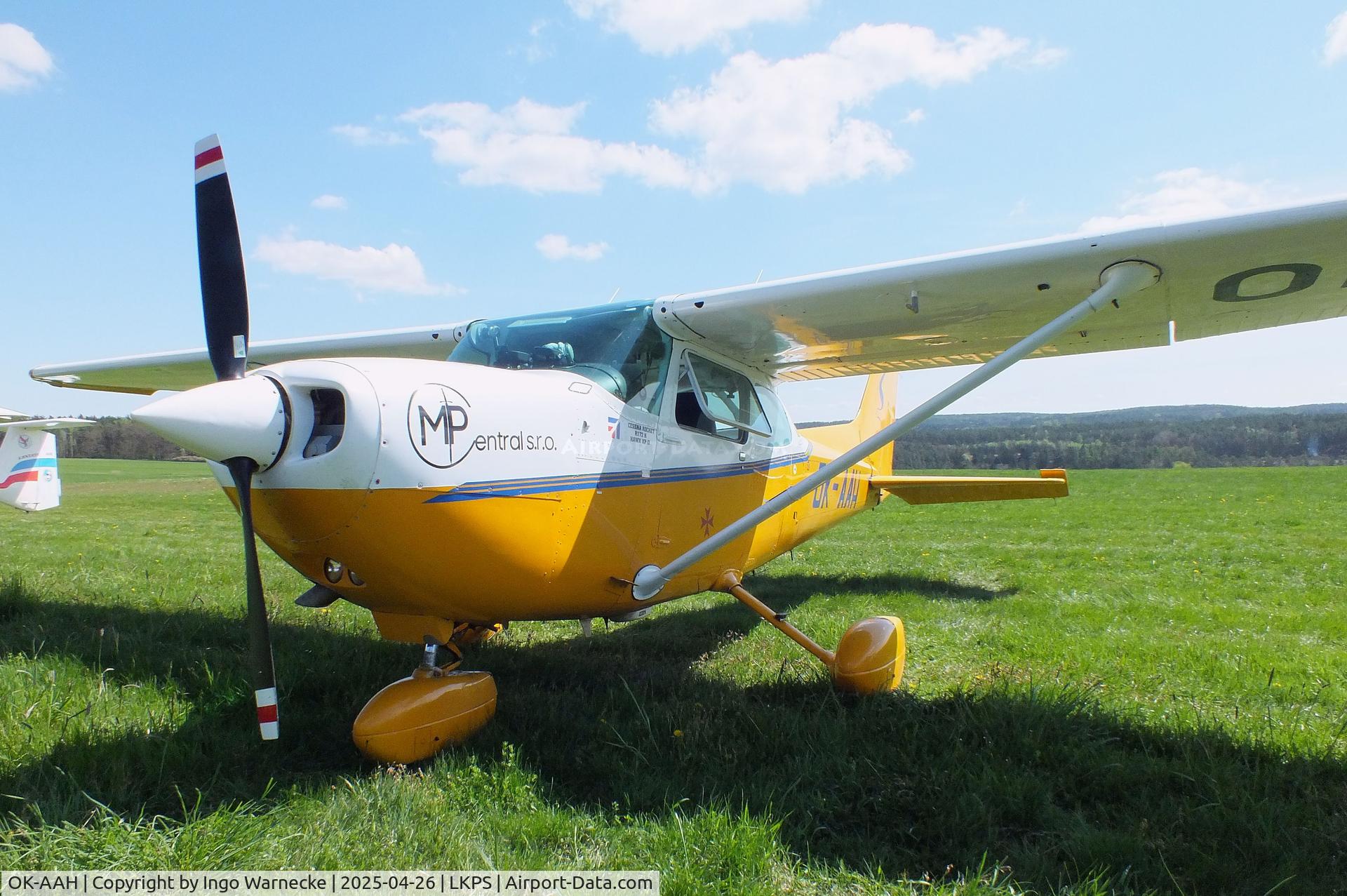 OK-AAH, Cessna R172K Hawk XP C/N R1722868, Cessna R172K Hawk XP Ii at the 2025 Plasy Den ve vzduchu airshow