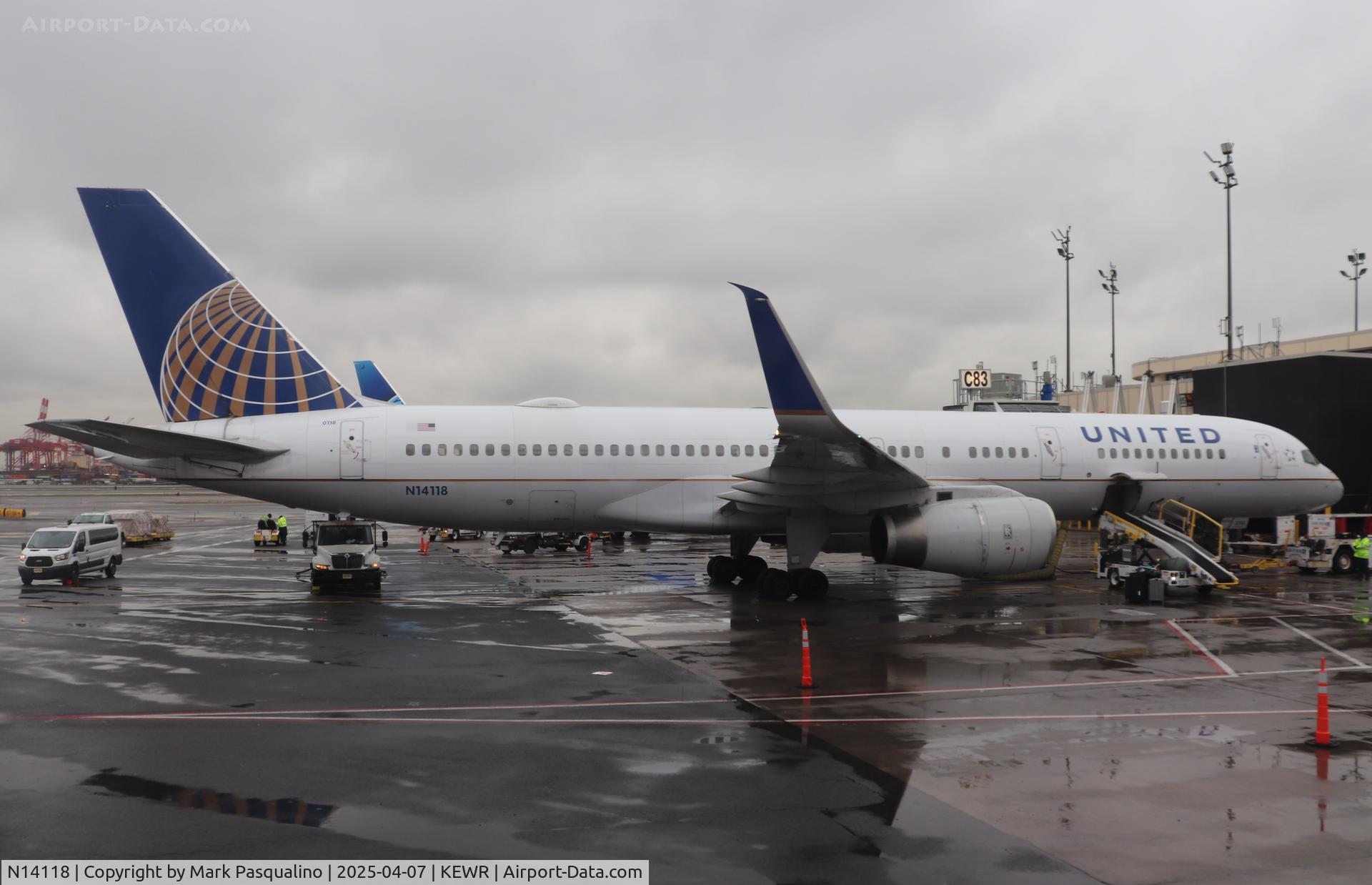 N14118, 1997 Boeing 757-224 C/N 27560, Boeing 757-224