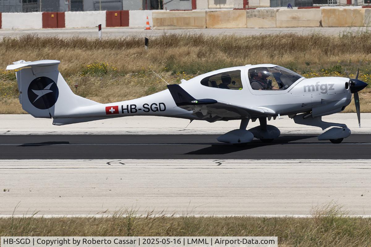 HB-SGD, 2015 Diamond DA 40 NG C/N 40.N287, Runway 31 Backtrack