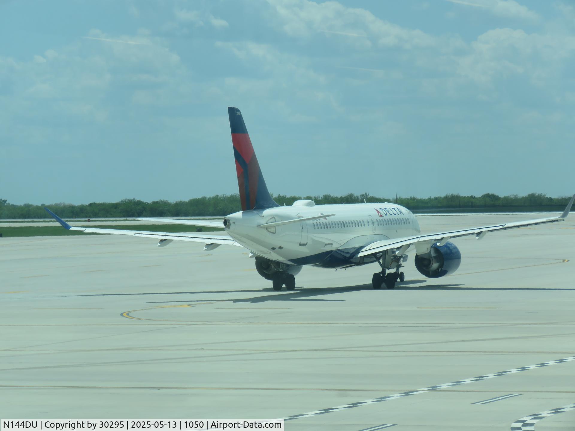 N144DU, 2021 Airbus Canada A220-100 C/N 50064, Westbound