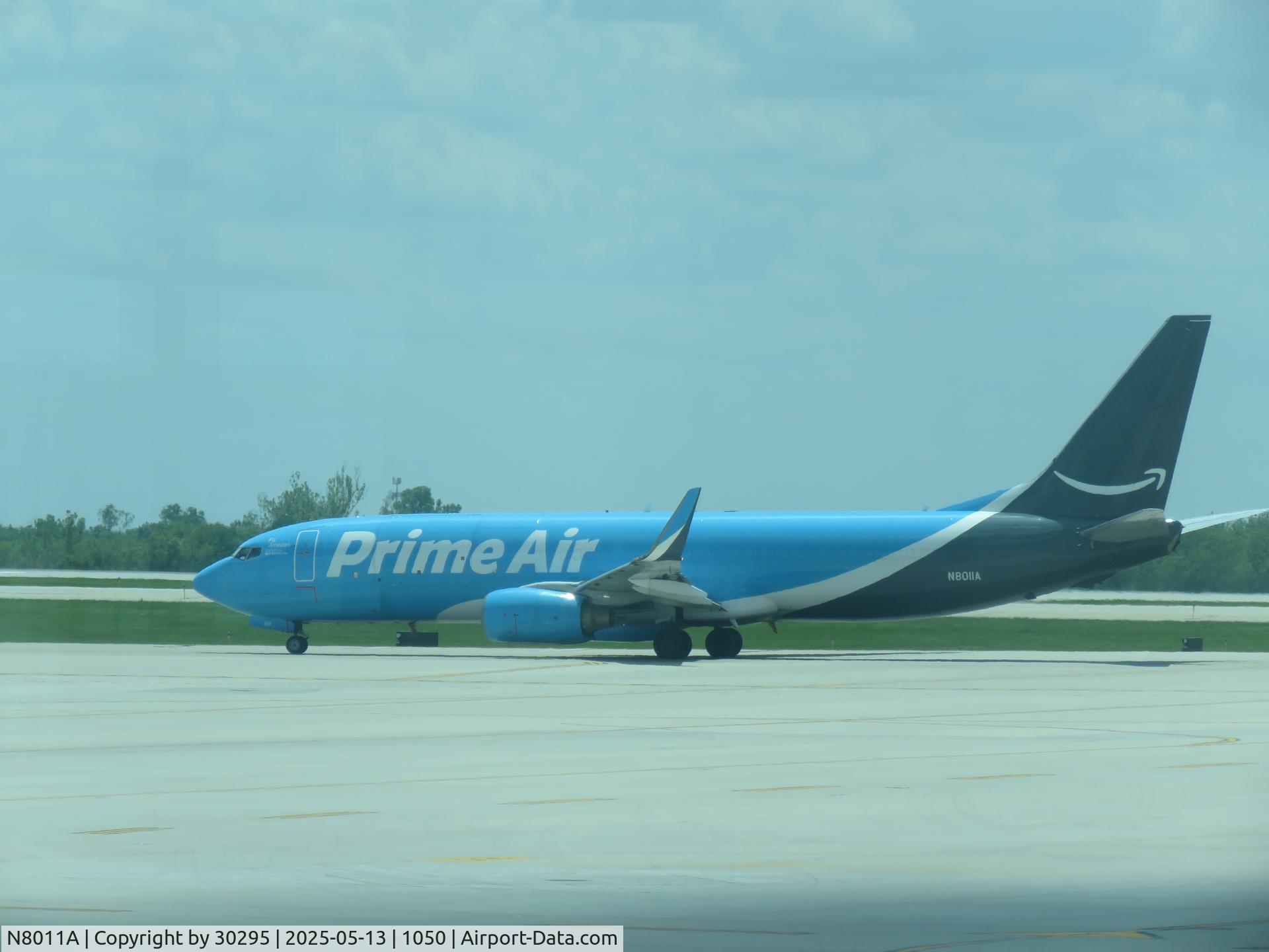 N8011A, 2005 Boeing 737-84P C/N 34030, Taxiing