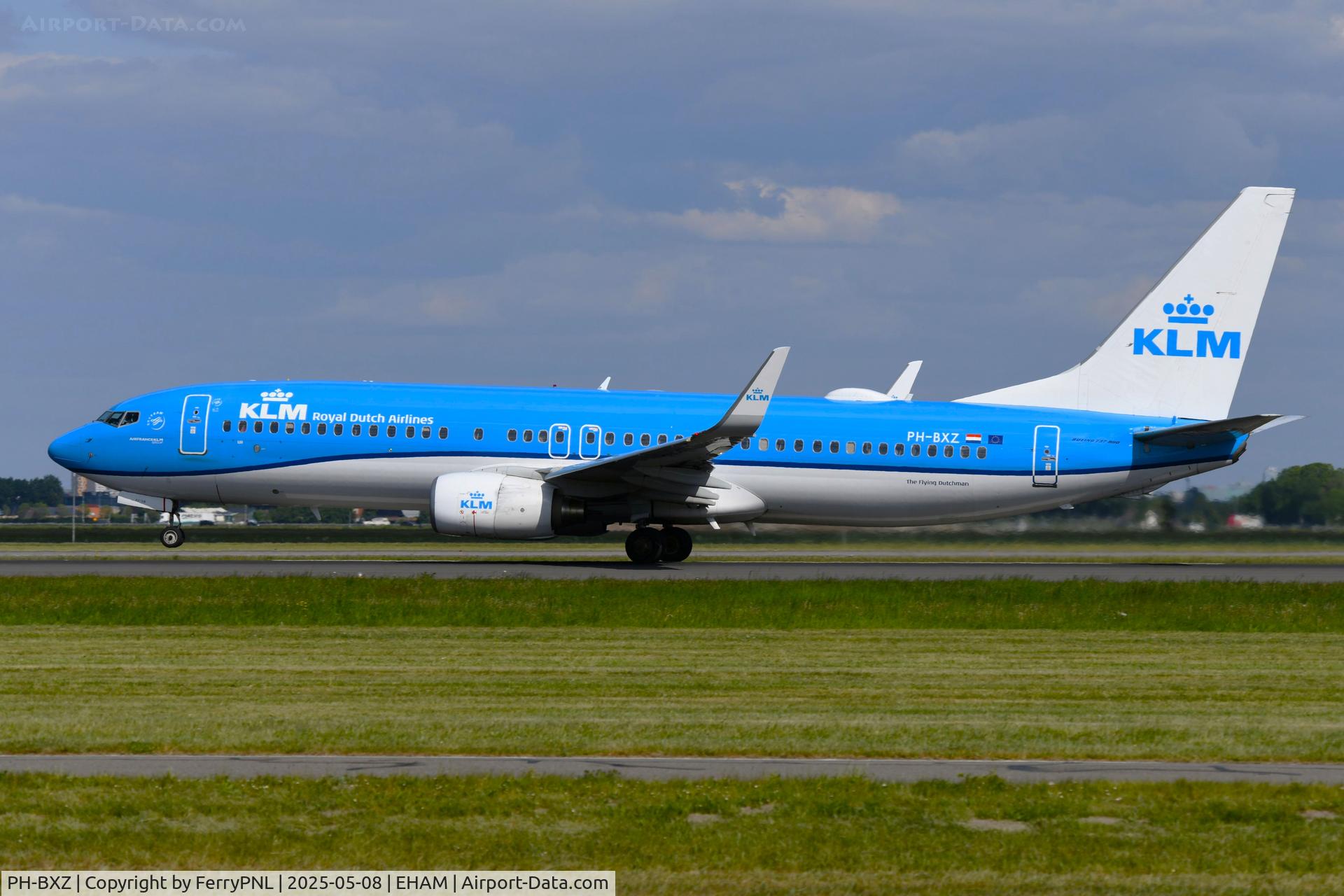 PH-BXZ, 2008 Boeing 737-8K2 C/N 30368, KLM B738 taking-off