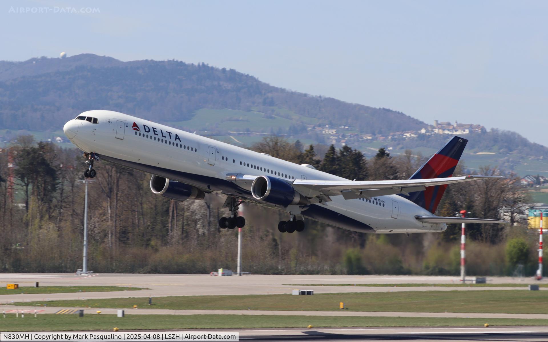N830MH, 2000 Boeing 767-432/ER C/N 29701, Boeing 767-432/ER