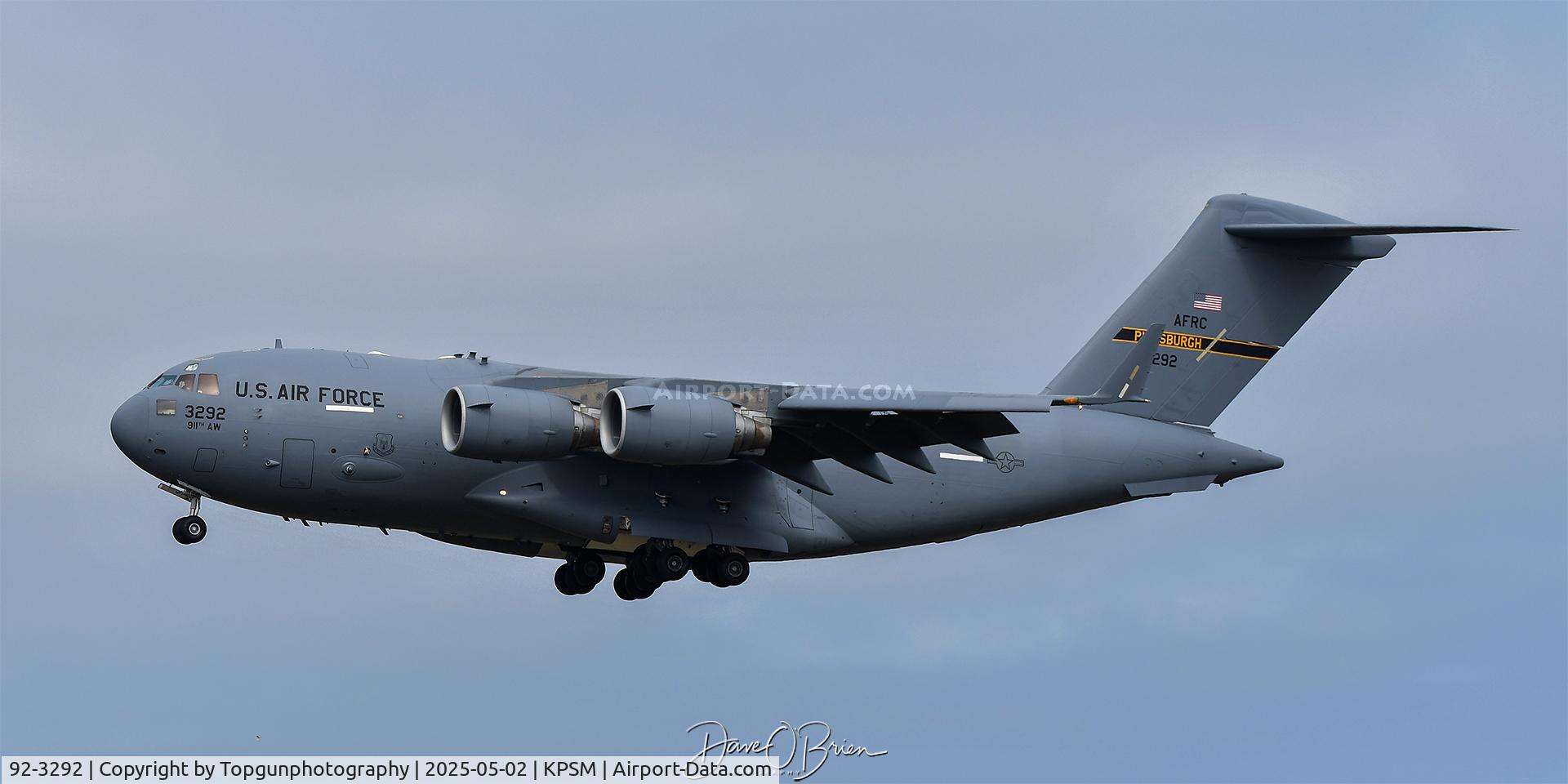 92-3292, 1992 McDonnell Douglas C-17A Globemaster III C/N P-12, REACH325 landing RW34
