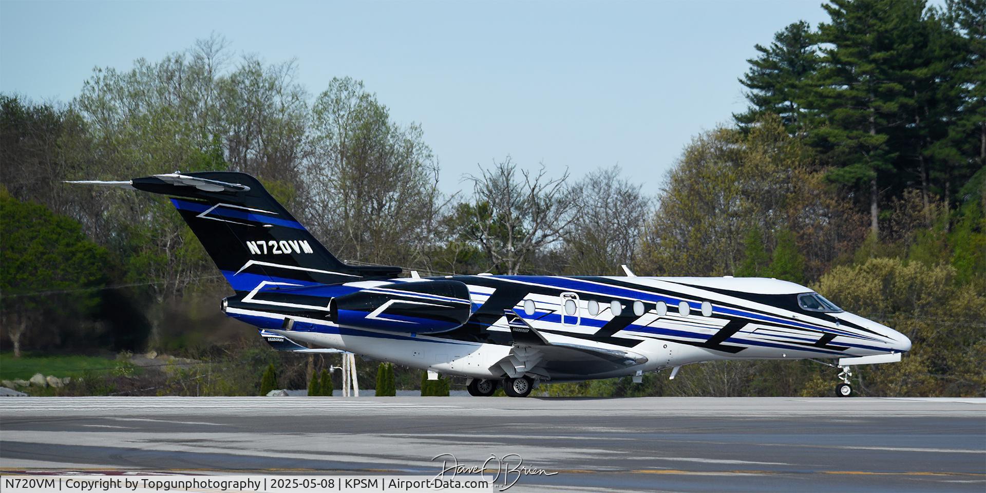 N720VM, 2022 Cessna 700 Citation Longitude C/N 700-0074, Snazzy paint scheme