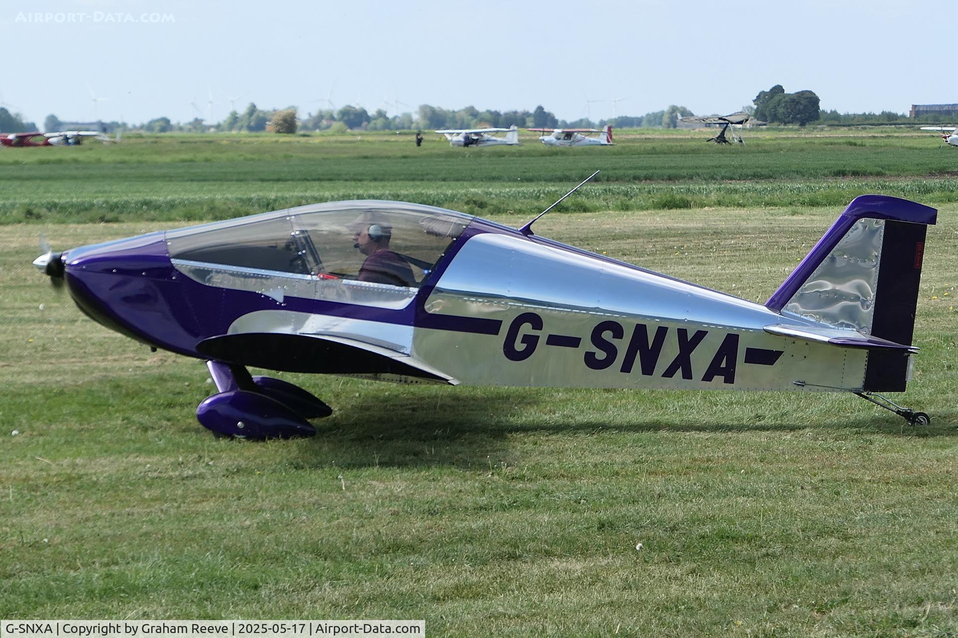 G-SNXA, 2017 Sonex Sonex C/N LAA 337-14984, Departing from Sutton Meadows.