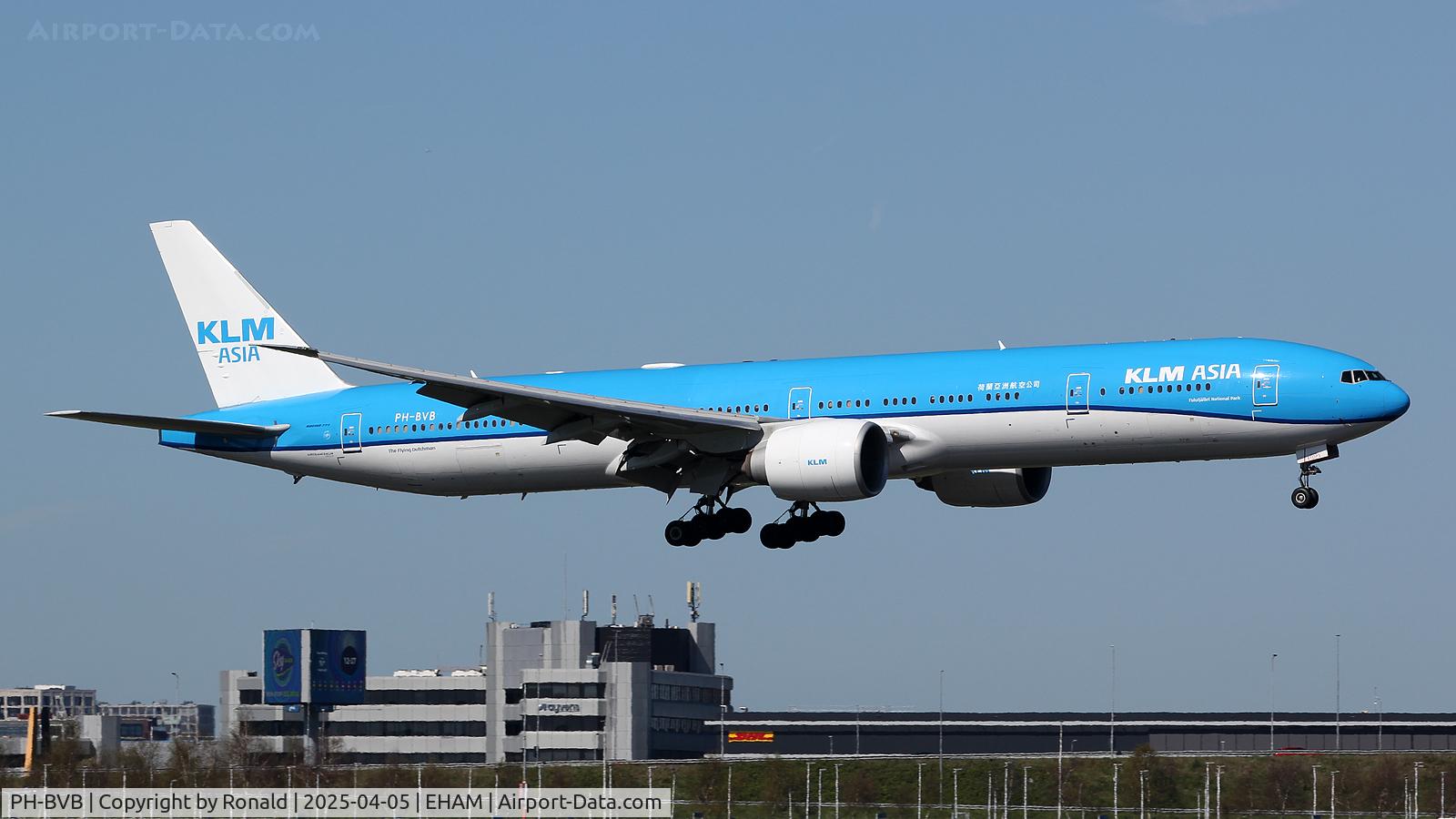 PH-BVB, 2008 Boeing 777-306/ER C/N 36145, at eham