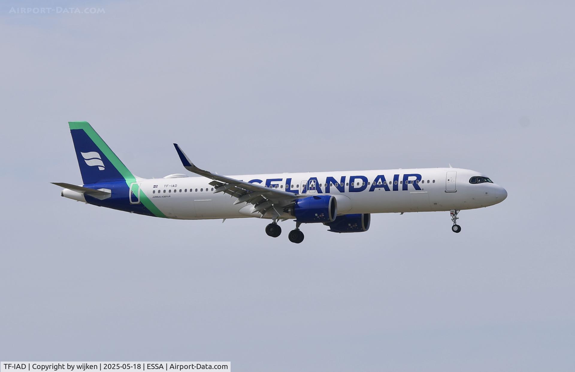 TF-IAD, 2025 Airbus A321-271NX(LR) C/N 12503, Rwy 01L