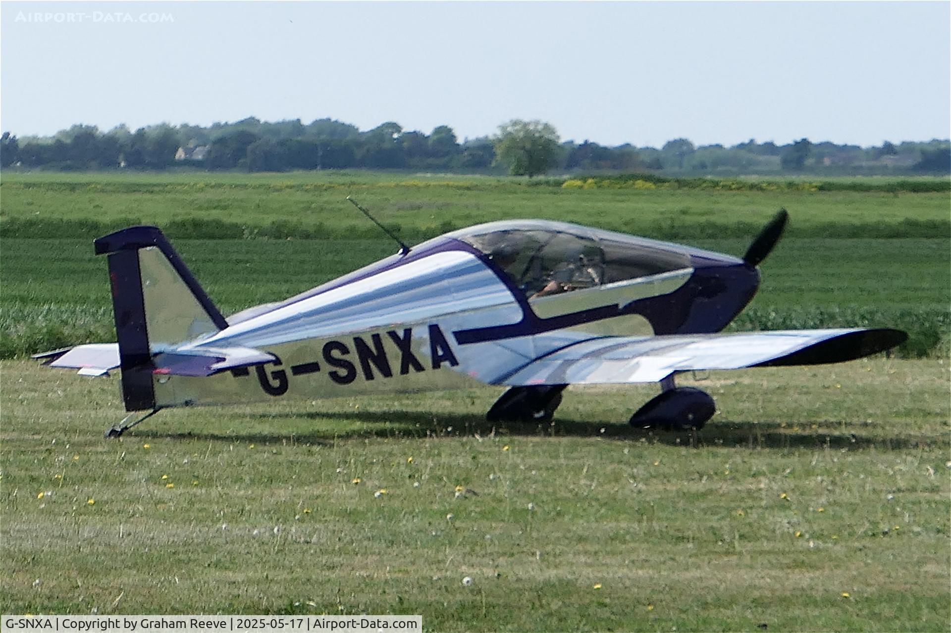 G-SNXA, 2017 Sonex Sonex C/N LAA 337-14984, Departing from Sutton Meadows.