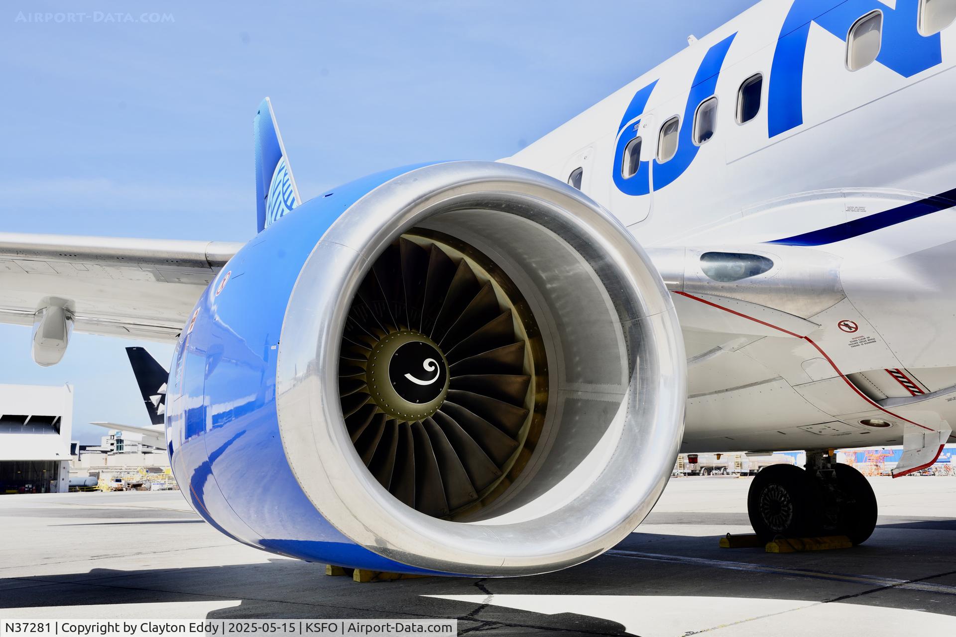 N37281, 2003 Boeing 737-824 C/N 31599, SFO 2025