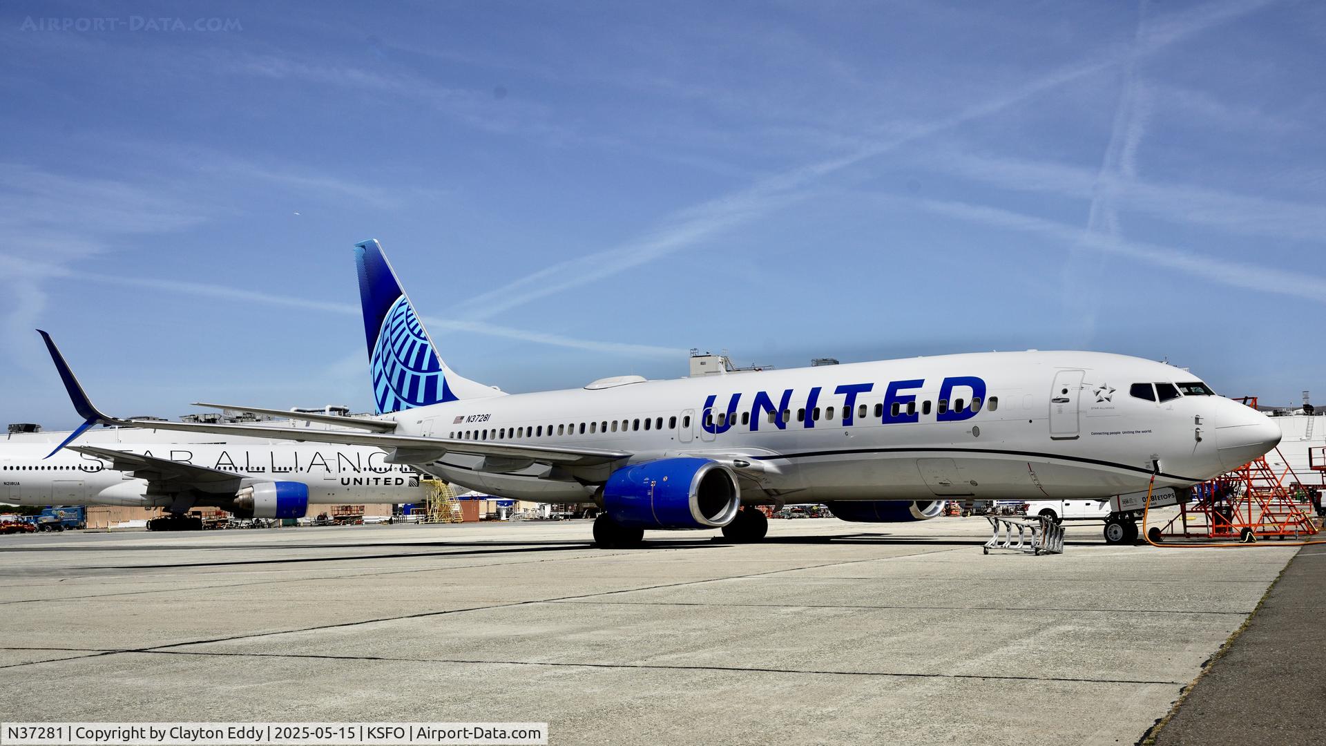 N37281, 2003 Boeing 737-824 C/N 31599, SFO 2025