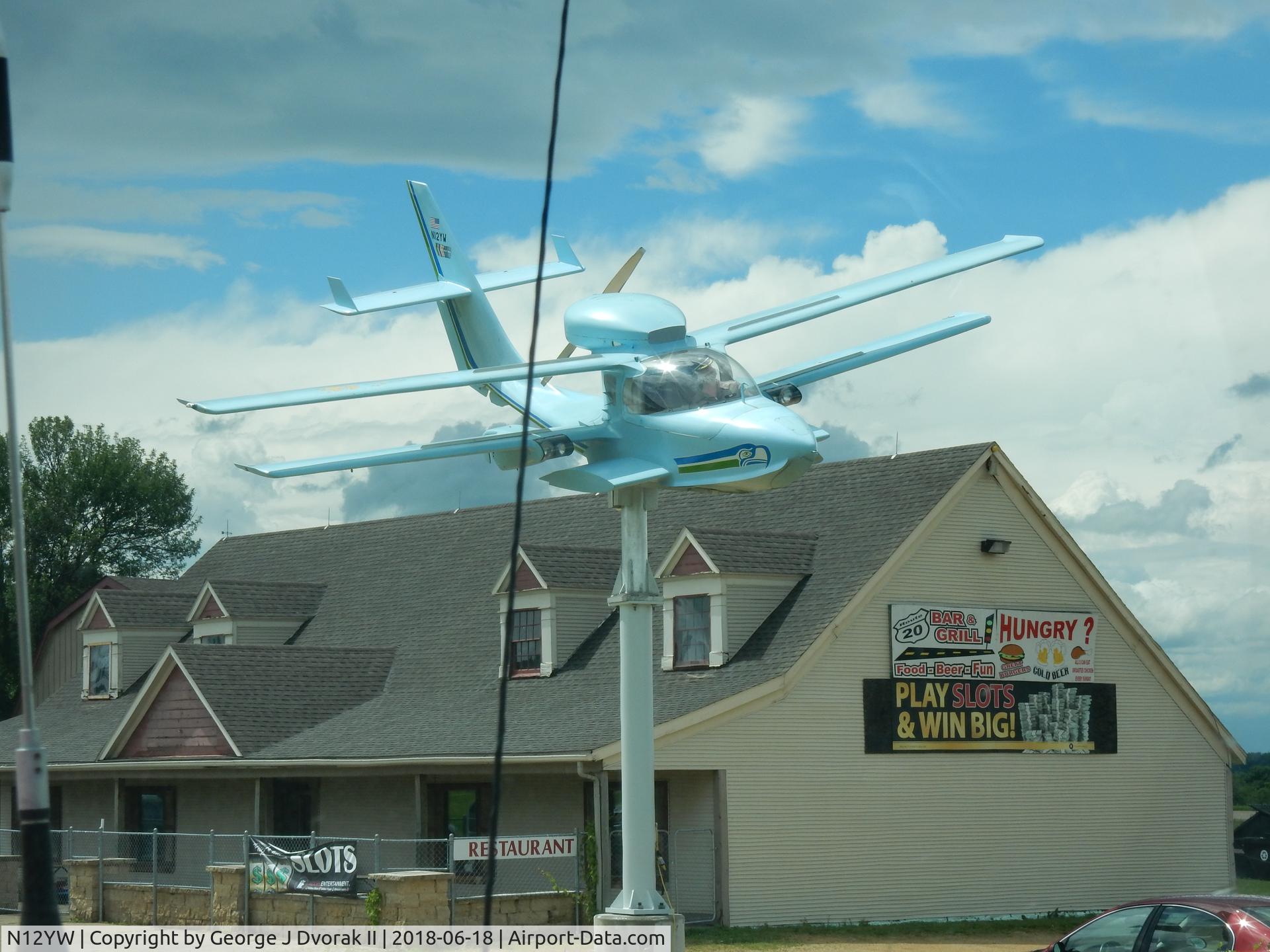 N12YW, Aero Gare Sea Hawk C/N 73, Along US 20 in Freeport, Il. Outside of a bar and grill.