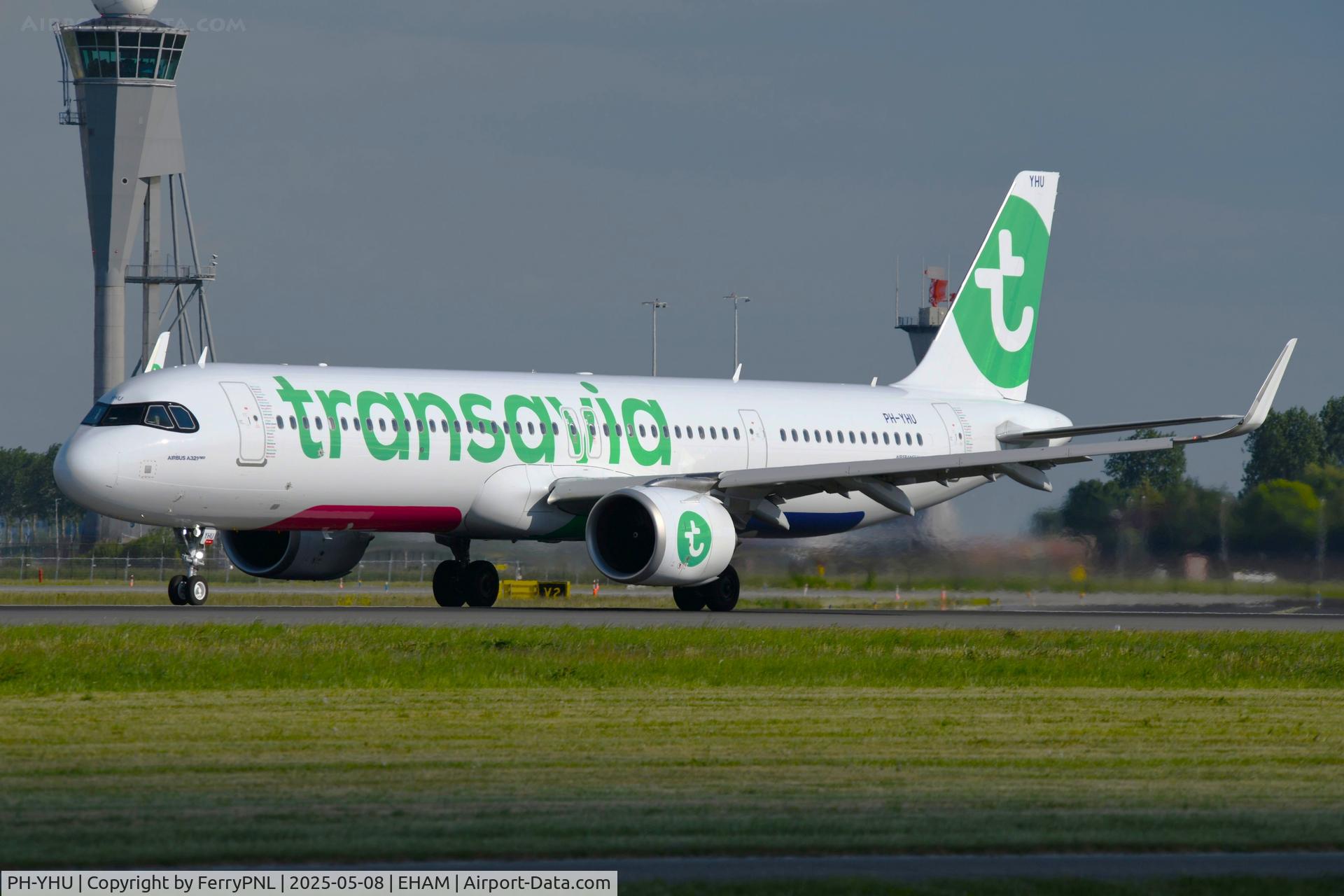 PH-YHU, 2025 Airbus A321-251NX C/N 12451, Transavia A321N starting its take-off run