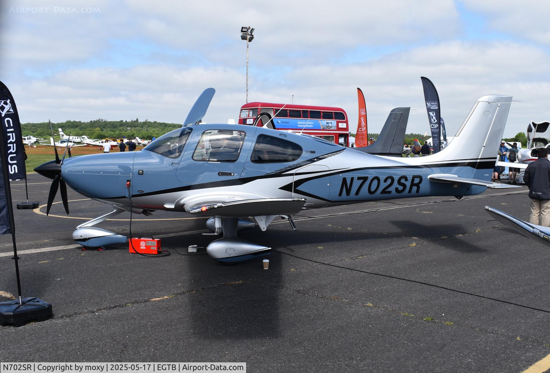 N702SR, 2006 Cirrus SR22 C/N 2198, Cirrus SR22T at Wycombe Air Park. 