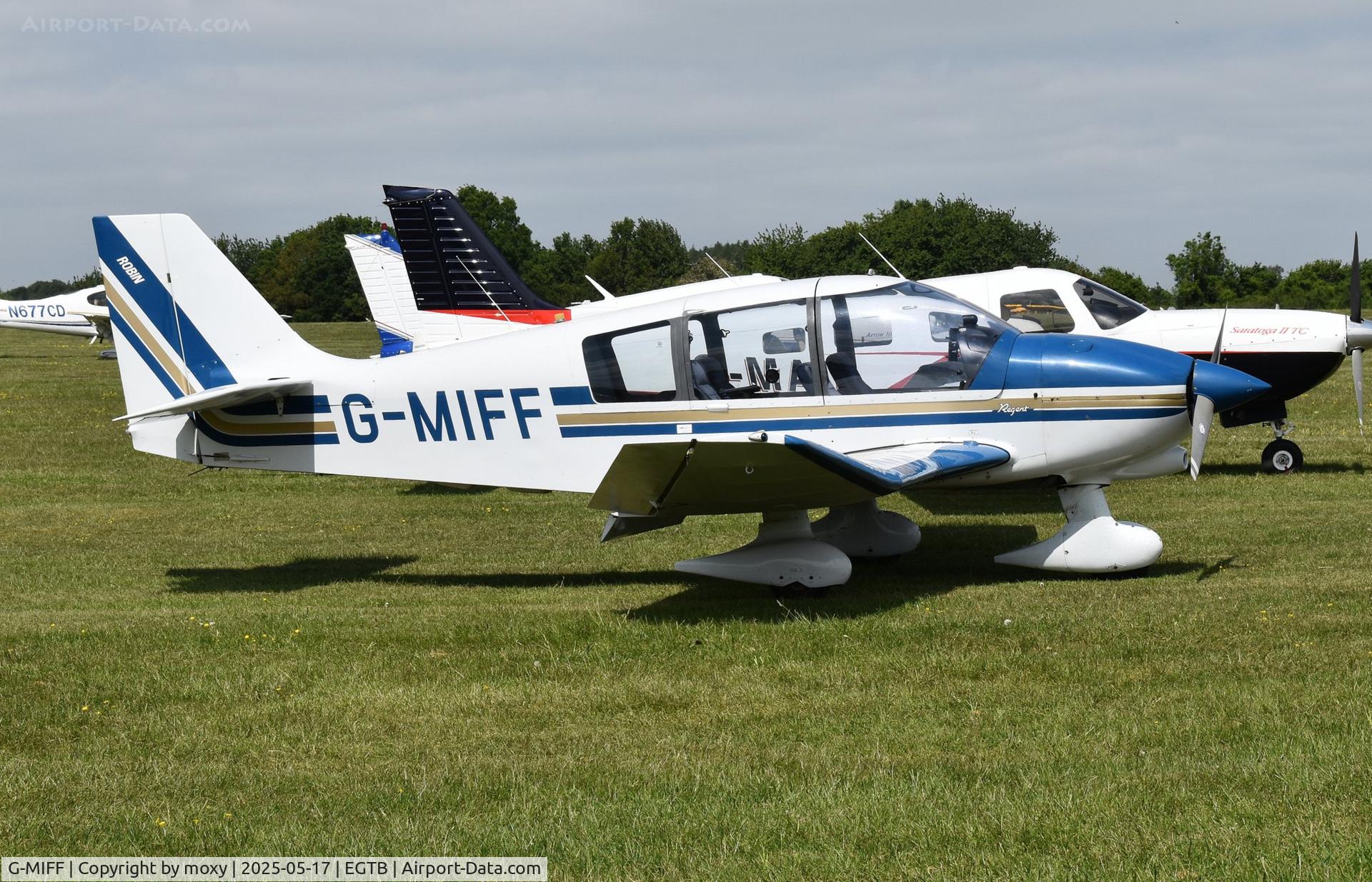 G-MIFF, 1991 Robin DR-400-180 Regent Regent C/N 2076, Robin DR-400-140B Dauphin Major at Wycombe Air Park.