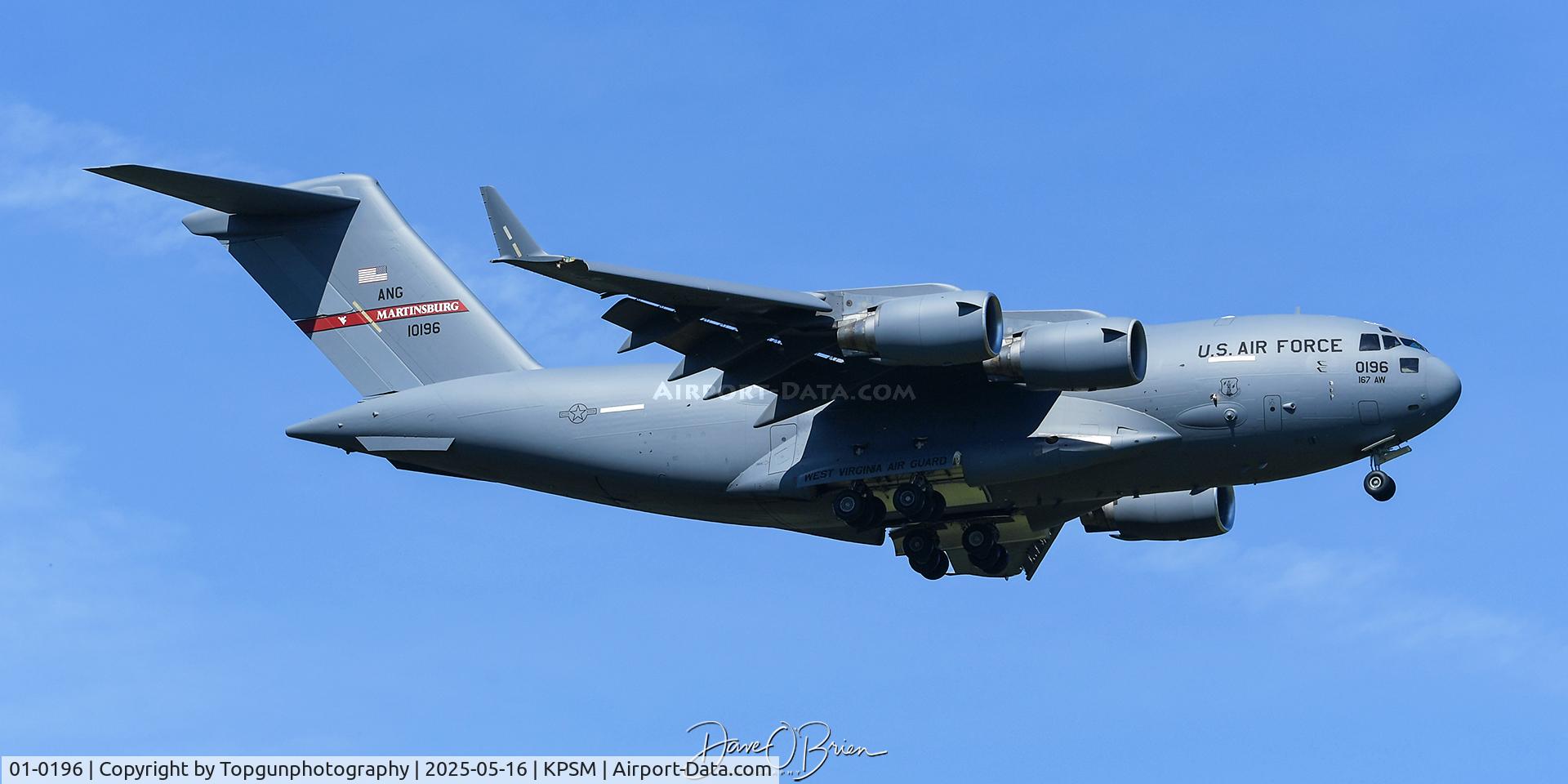 01-0196, 2001 Boeing C-17A Globemaster III C/N 50104/P-96, REACH720 short final coming in from across the pond