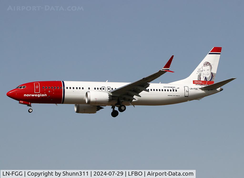 LN-FGG, 2021 Boeing 737-8 MAX C/N 43343, Landing rwy 14R