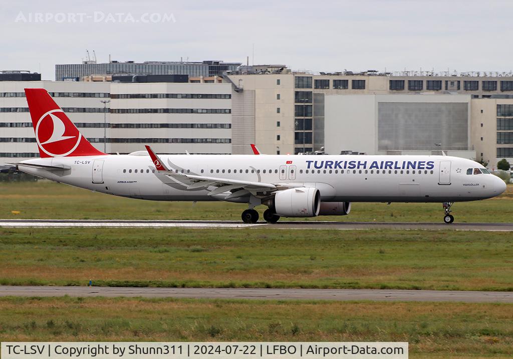 TC-LSV, 2020 Airbus A321-271NX C/N 9496, Taking off from rwy 32R