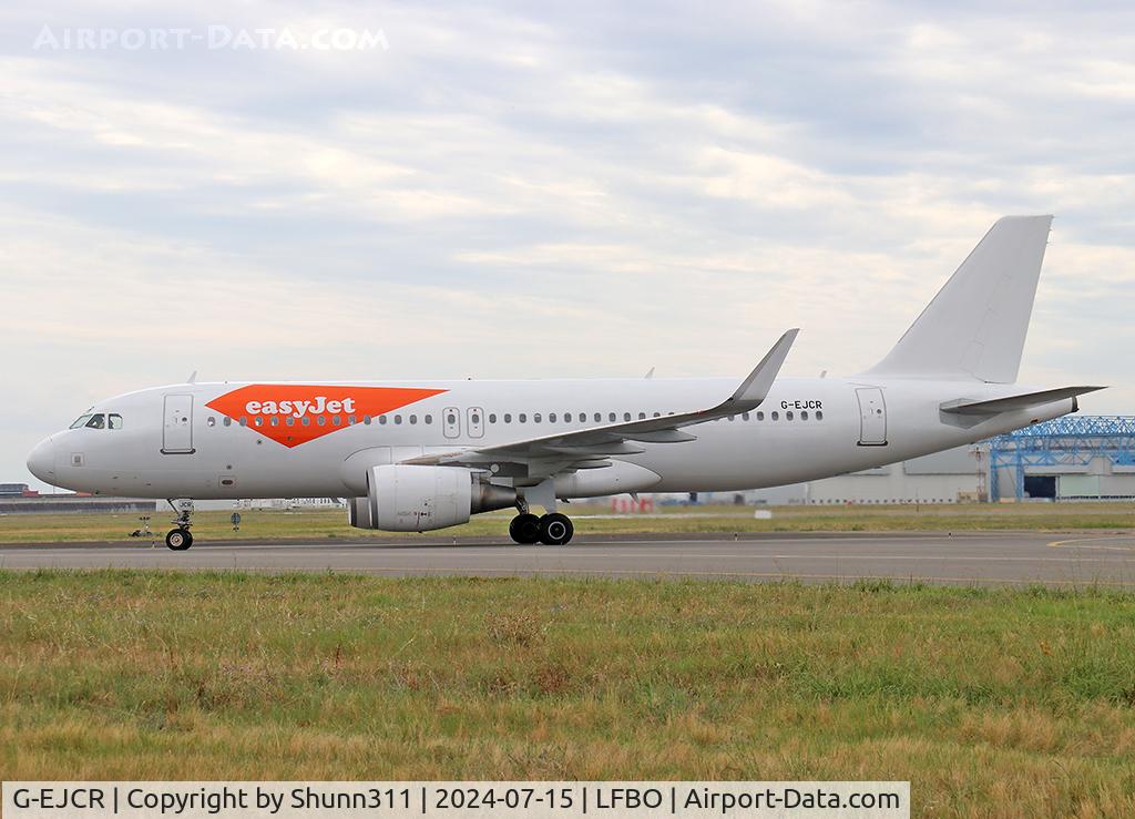 G-EJCR, 2014 Airbus A320-216 C/N 6282, Taxiing to the Terminal...