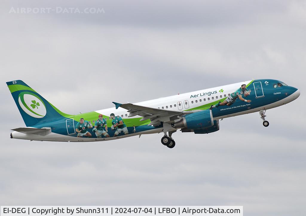 EI-DEG, 2004 Airbus A320-214 C/N 2272, Taking off from rwy 32R with special Rugby c/s