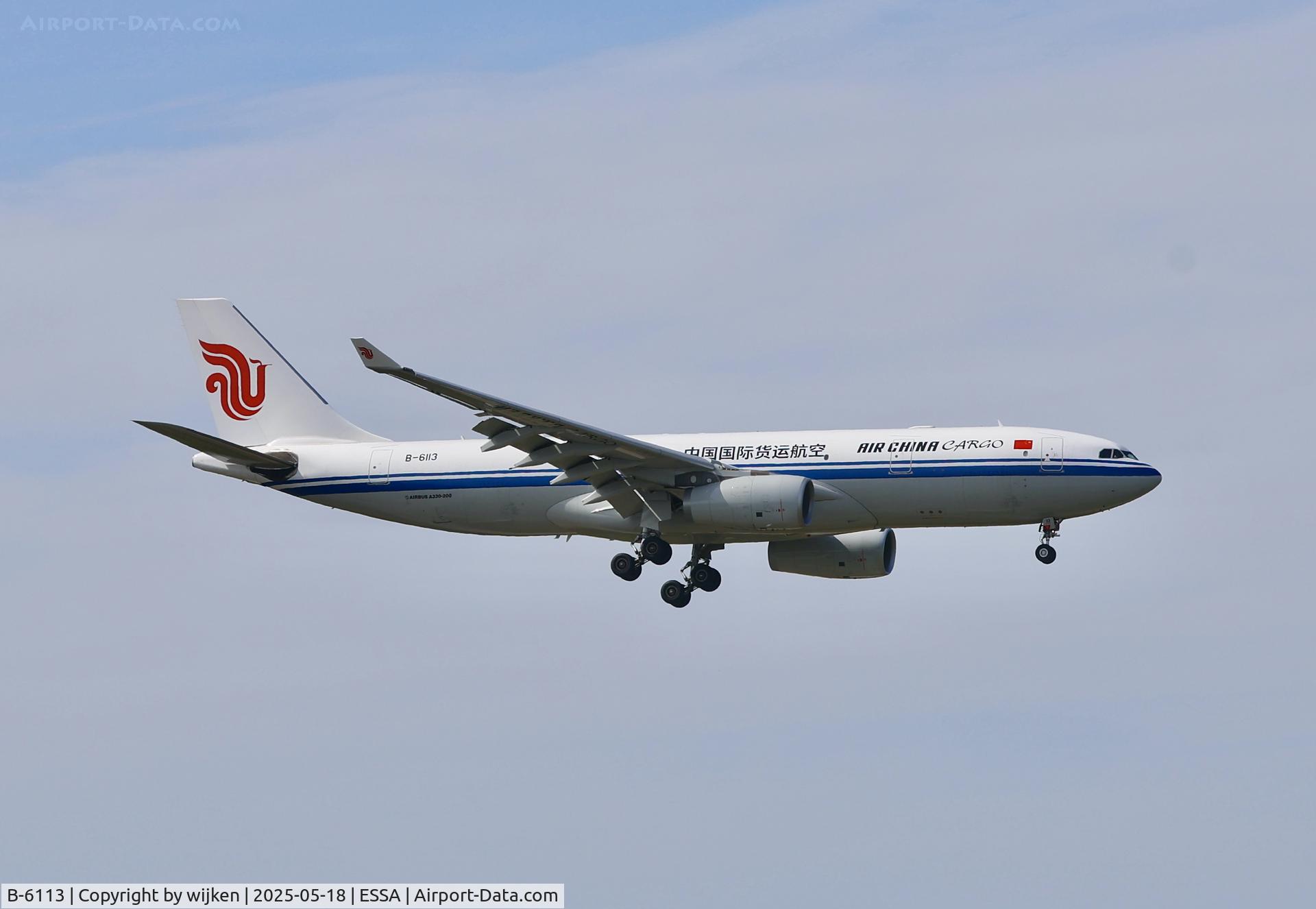 B-6113, 2007 Airbus A330-243 C/N 890, Rwy 01L