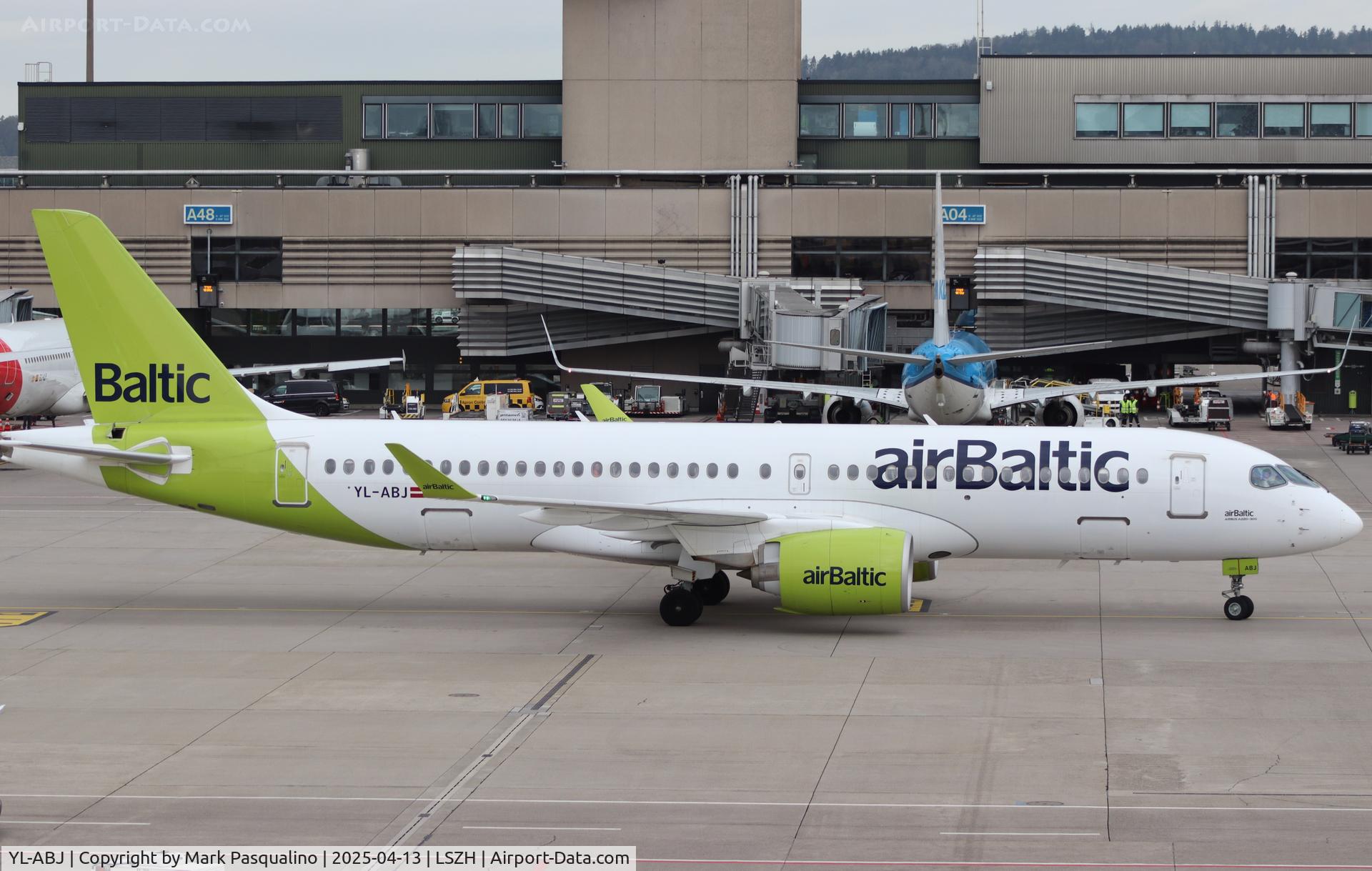 YL-ABJ, 2022 Airbus A220-300 C/N 55165, Airbus A220-371