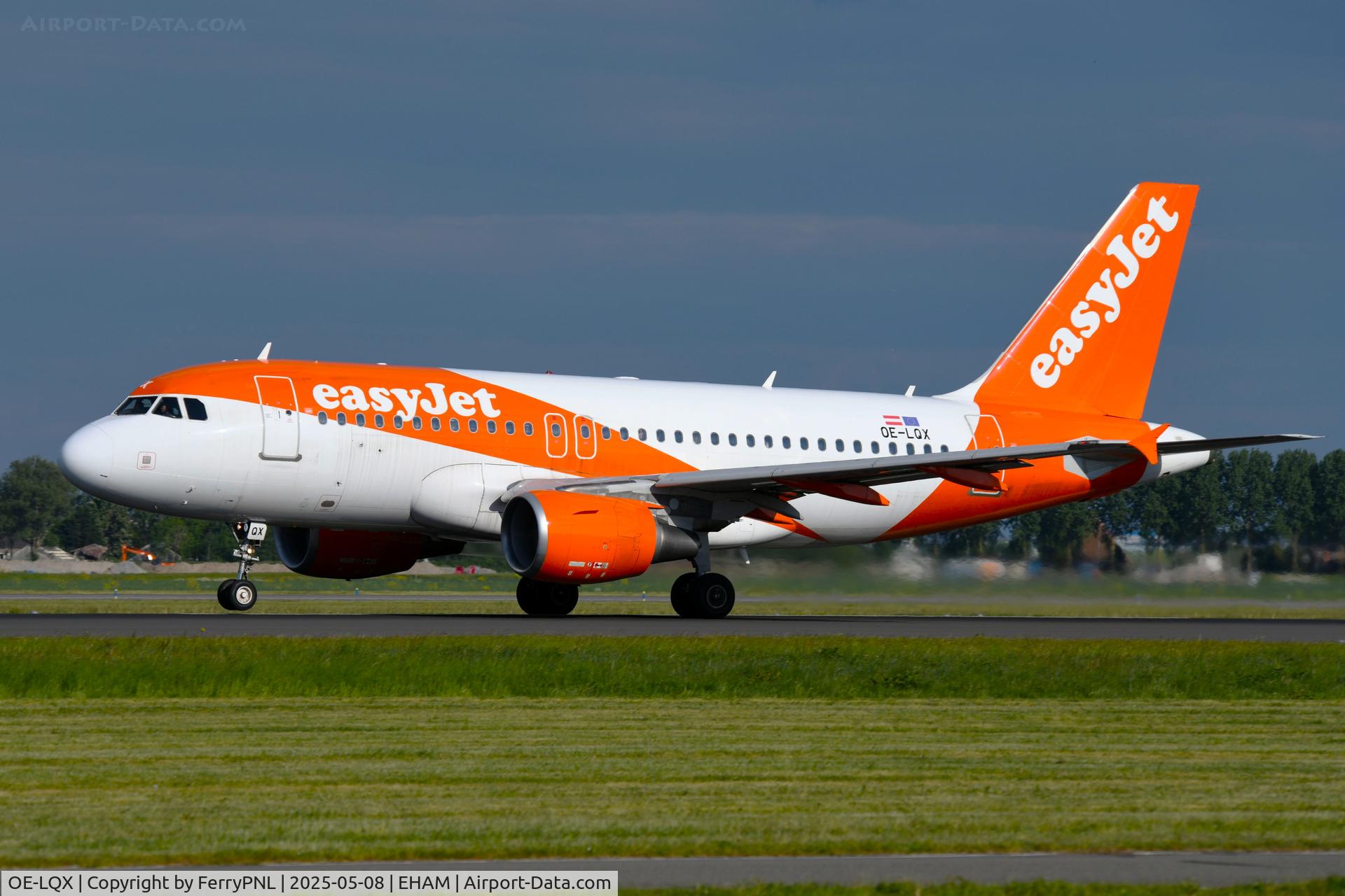 OE-LQX, 2008 Airbus A319-111 C/N 3634, EasyJet A319 departing