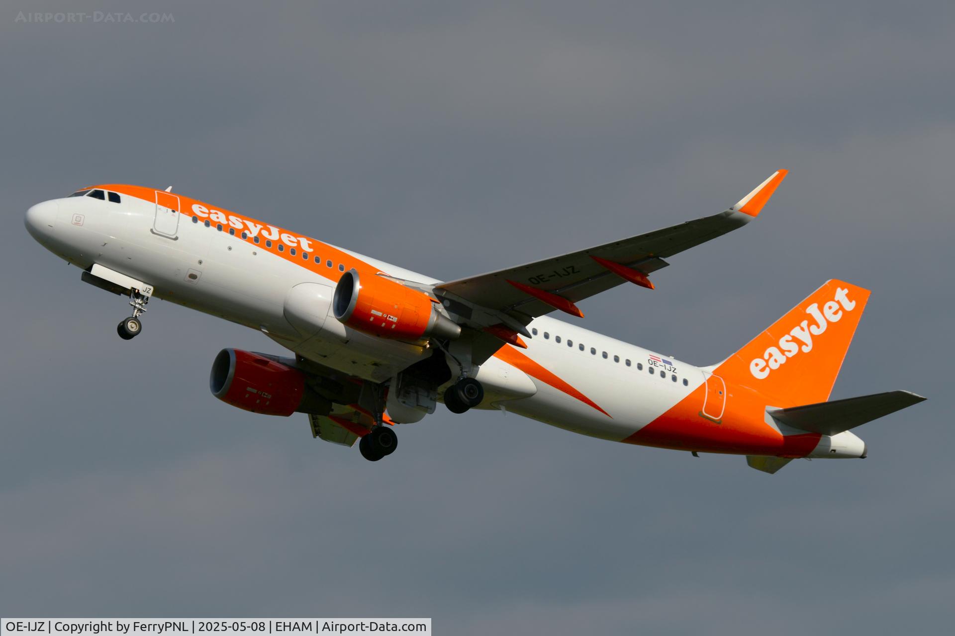 OE-IJZ, 2015 Airbus A320-214 C/N 6502, EasyJet A320 taking-off